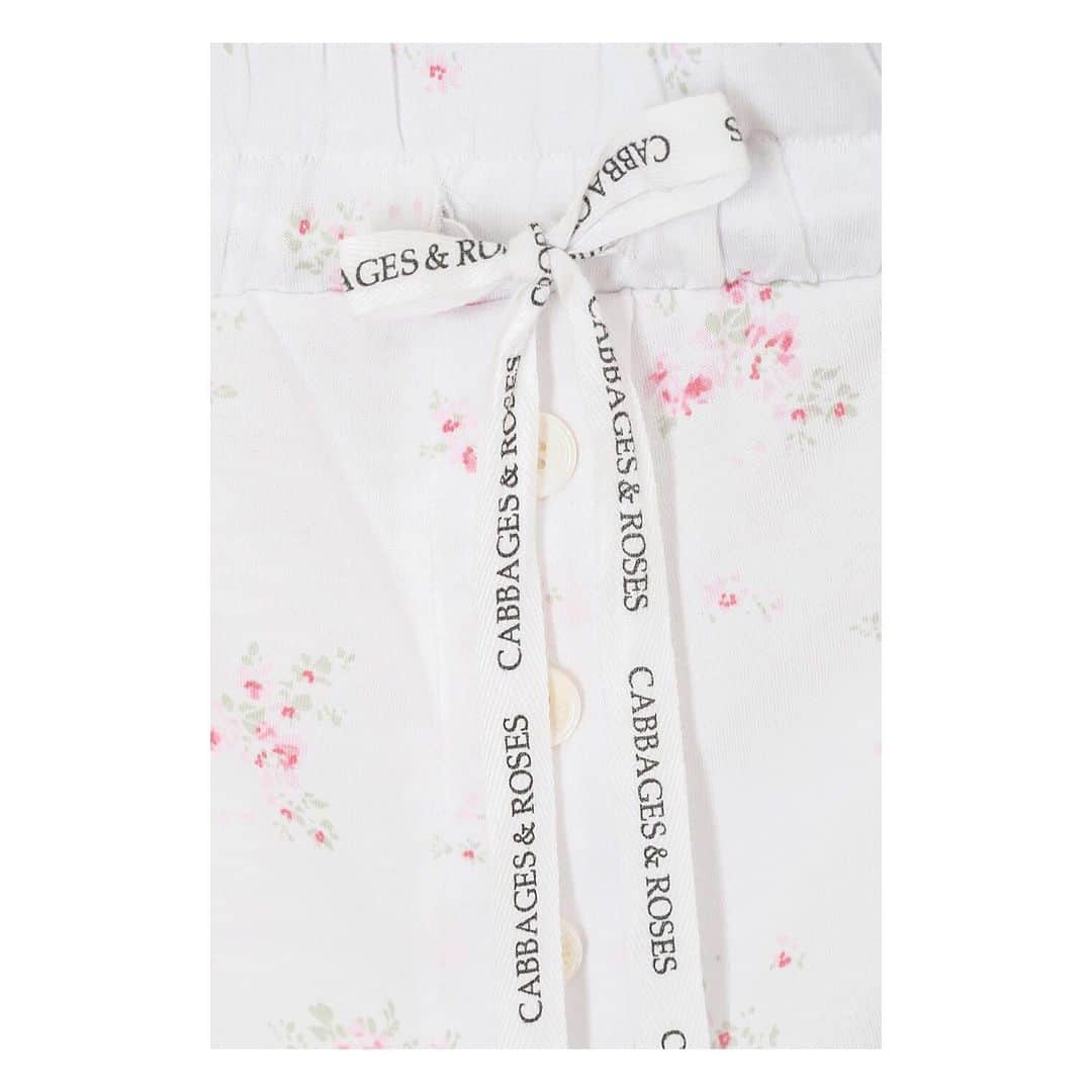 キャベジズ&ローゼズのインスタグラム：「If you missed it the first time around, the Terry Trousers in Rosabelle by @officialshabbychic are back in stock 👇Tap to shop now as supply is limited👇#happiestcollaborationonearth #backinstock #limitededition #organiccotton #floraltrousers #organicjersey #shabbychicliving #shabbylovescabbagesandroses #ecofashiondesigner #cabbagesandroses #cabbagesandrosesfashion @christina_strutt @cabbagesandroses_shop」