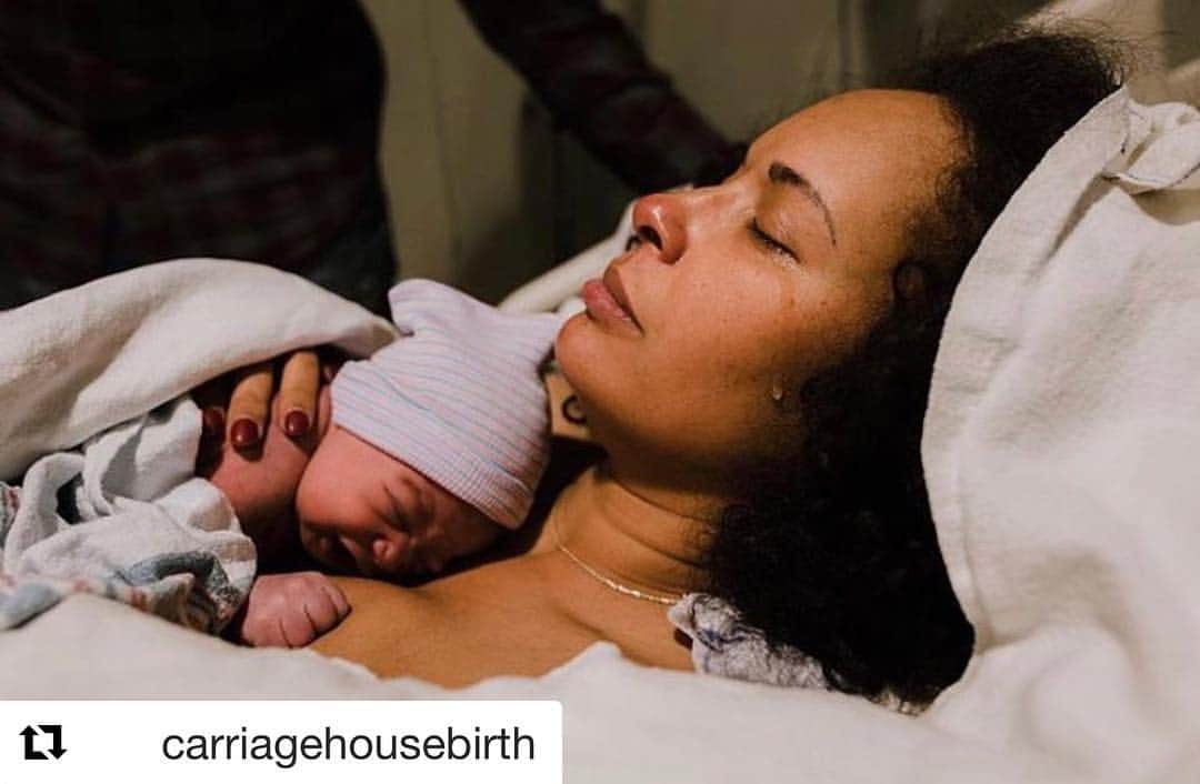 カテリーナ・スコーソンさんのインスタグラム写真 - (カテリーナ・スコーソンInstagram)「Let’s talk about maternal care and mortality in America  Repost @carriagehousebirth with @get_repost ・・・ It’s indescribable to watch someone stand in their full power. To not back down. To not give up. To ask for what they need. To demand that they be treated with kindness and respect. The feeling of bearing witness to someone having an empowered birth experience is what keeps us doing this work. It’s what every birthing person and their family deserves. The reality of the birth climate in this country is that people are not surviving childbirth. Especially if you are black and/or brown. Black birthing people in the United States are four times more likely to die in childbirth than white birthing people. The maternal mortality rate for black birthing people is about 41 per 100,000 versus 11 per 100,000 in white birthing people. These are facts.  Today is the last day of Black Maternal Health Week. This work needs to be ongoing. Donating money and amplifying the organizations doing the work every single day is one way to help.  Follow/support these folks.  @ancientsong @villagebirthintl @blackwomensblueprint @blackmamasmatter @chinatolliver @sistersong_woc @sisterdiaspora @shishi.rose @crimson_fig @iamjenniejoseph @tinyandbrave @sasssye 📷 @littleplumphoto」4月18日 5時29分 - caterinascorsone