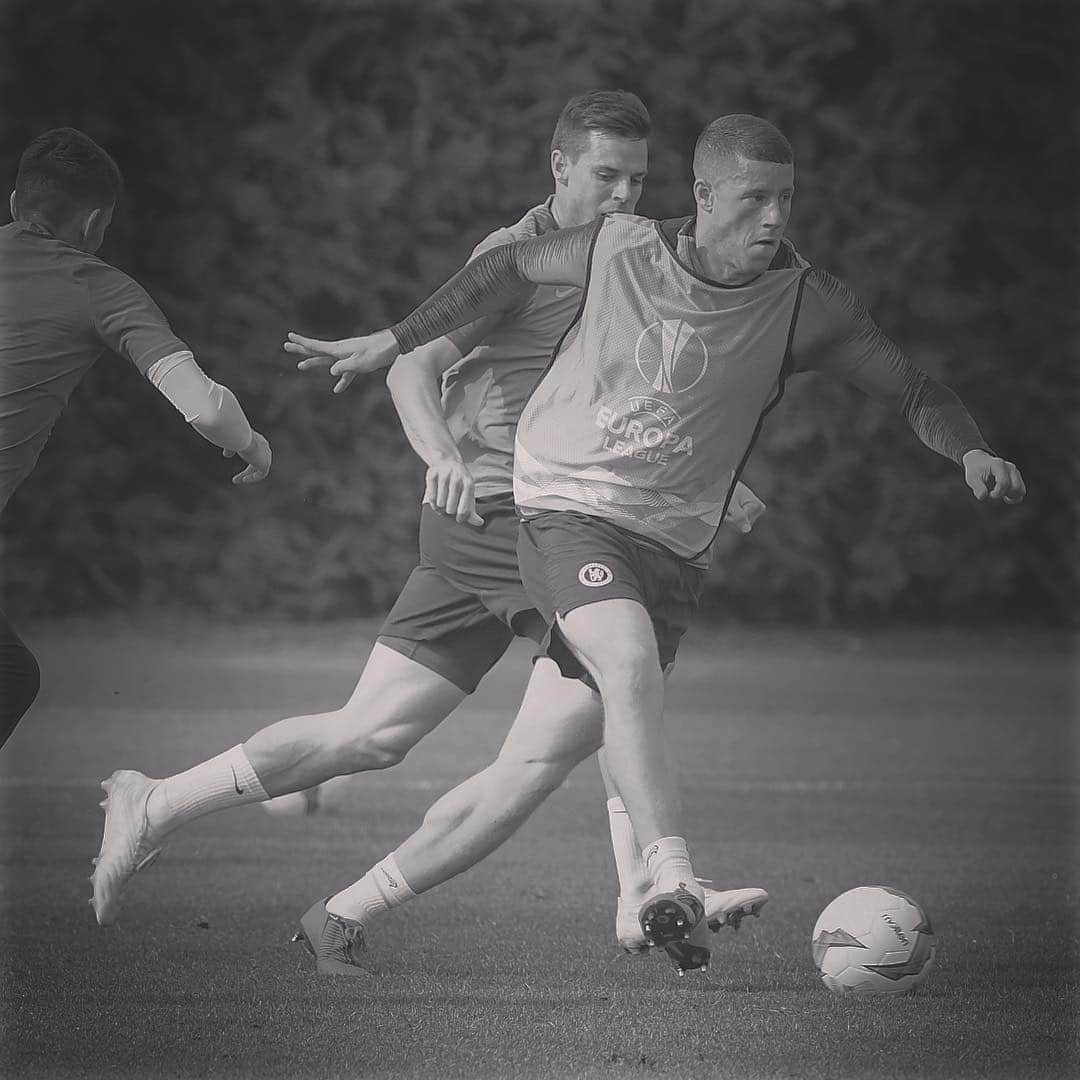 ロス・バークリーさんのインスタグラム写真 - (ロス・バークリーInstagram)「Preparation. ⚽️🙌🏻」4月18日 5時22分 - rossbarkley