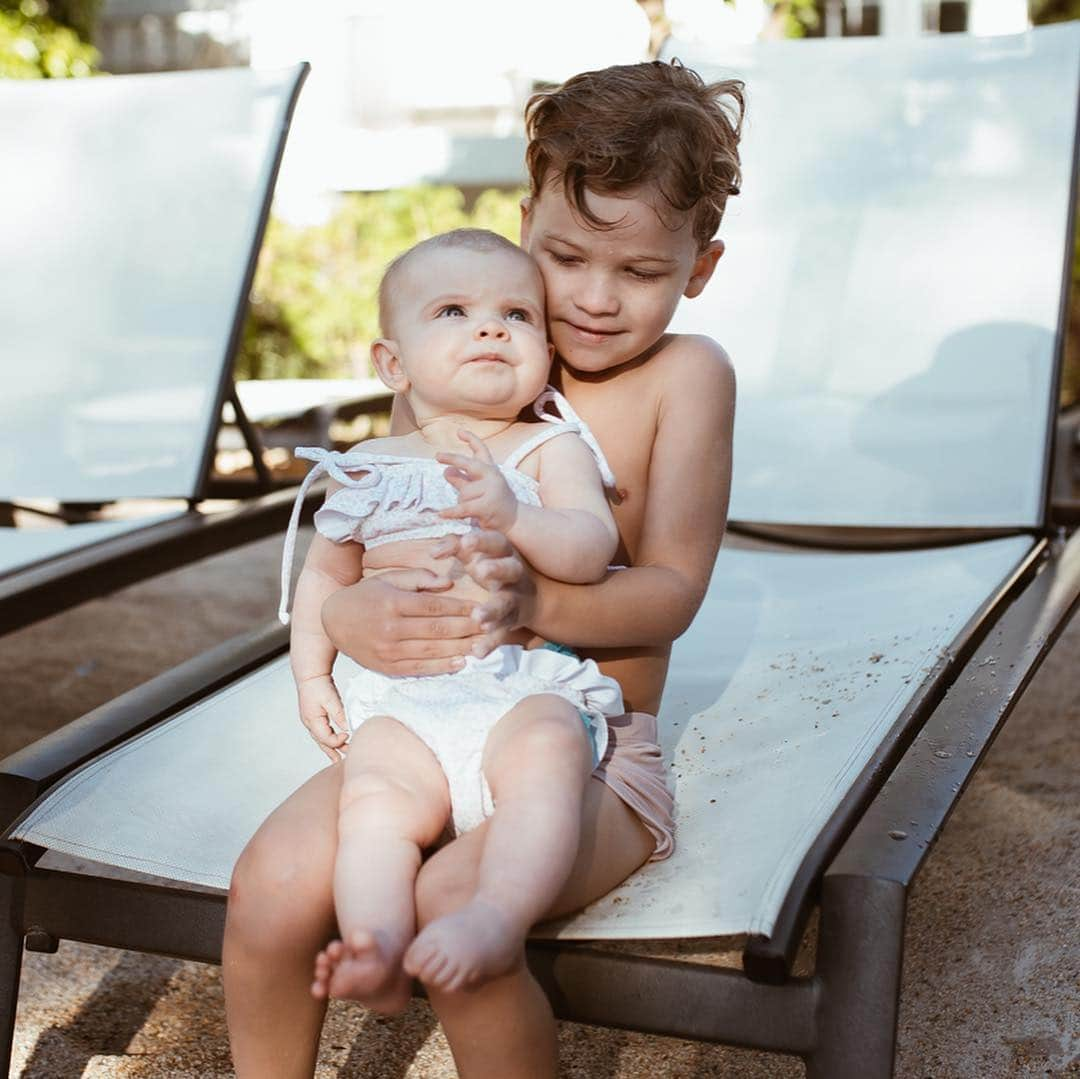 Cara Van Brocklinさんのインスタグラム写真 - (Cara Van BrocklinInstagram)「Missing these perfect little faces right now 💗」4月18日 5時24分 - caraloren