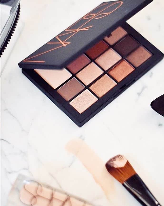 NARSさんのインスタグラム写真 - (NARSInstagram)「Smooth. Silky. Smoldering. Skin Deep Eye Palette. #regram @uptownstyleblog」4月18日 5時24分 - narsissist