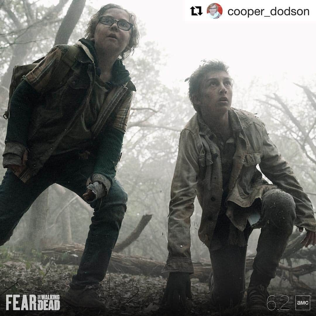 メジャー・ドッドソンのインスタグラム：「Proud of my little bro! #FearTWD June 2nd」