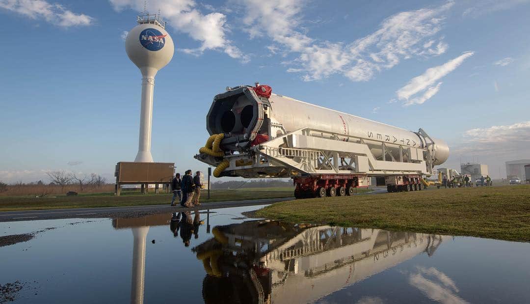 のインスタグラム：「🚀 We’re sending 7,600 pounds of research, supplies and hardware to the crew members living and working on the International Space Station!  NASA’s commercial partner Northrop Grumman is scheduled to launch its Antares rocket carrying the Cygnus cargo spacecraft to the International Space Station. The five-minute Antares launch window opens at 4:46 p.m. EDT today, April 17, at NASA's Wallops Flight Facility in Virginia.  Credit: NASA/Bill Ingalls #nasagoddard #sace #rocket #iss」