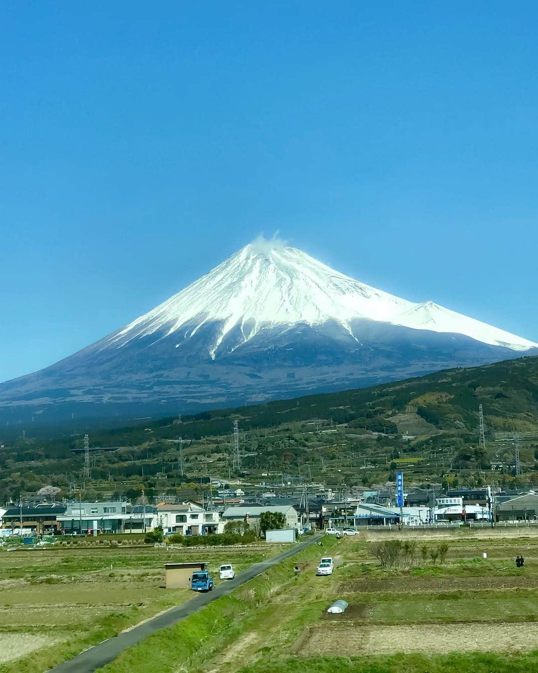 Rodner Figueroaさんのインスタグラム写真 - (Rodner FigueroaInstagram)「Mount Fuji!!! 🇯🇵 Que suerte tuvimos de verlo completamente despejado!!! #mountfuji #japan」4月18日 5時59分 - rodnerfigueroa