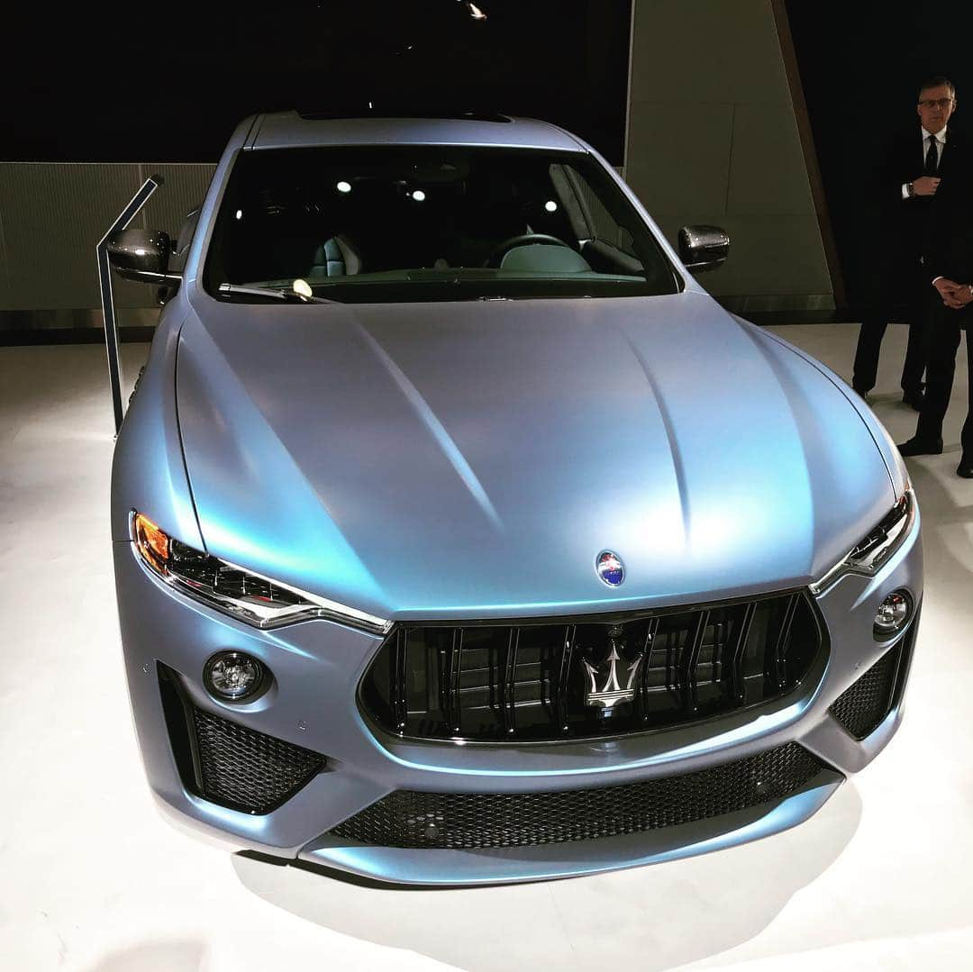 レイ・アレンさんのインスタグラム写真 - (レイ・アレンInstagram)「Today I received the keys to my customized one of one #MaseratiLevante at the New York International Auto Show. Last month i had the incredible opportunity to go to Italy and meet with Maserati and they're design team and what an experience it was. I learned a lot about the process of creating such masterpieces and I met some very skilled and smart people behind the building of these incredible machines. I'm super excited with how the car turned out! Thank you @maserati #ad  #italy #torino #modena #nyias2019 @klausbusse @maseratiusa」4月18日 6時13分 - trayfour