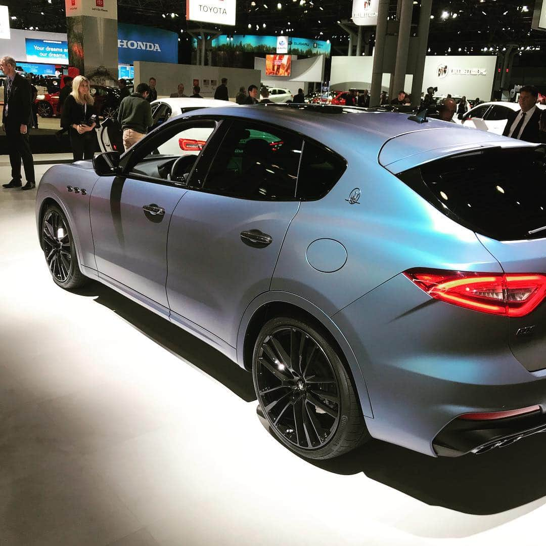 レイ・アレンさんのインスタグラム写真 - (レイ・アレンInstagram)「Today I received the keys to my customized one of one #MaseratiLevante at the New York International Auto Show. Last month i had the incredible opportunity to go to Italy and meet with Maserati and they're design team and what an experience it was. I learned a lot about the process of creating such masterpieces and I met some very skilled and smart people behind the building of these incredible machines. I'm super excited with how the car turned out! Thank you @maserati #ad  #italy #torino #modena #nyias2019 @klausbusse @maseratiusa」4月18日 6時13分 - trayfour