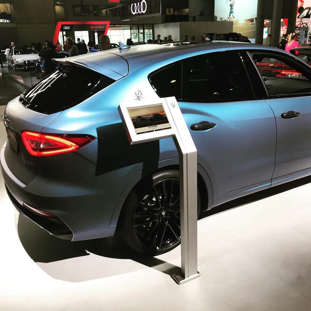 レイ・アレンさんのインスタグラム写真 - (レイ・アレンInstagram)「Today I received the keys to my customized one of one #MaseratiLevante at the New York International Auto Show. Last month i had the incredible opportunity to go to Italy and meet with Maserati and they're design team and what an experience it was. I learned a lot about the process of creating such masterpieces and I met some very skilled and smart people behind the building of these incredible machines. I'm super excited with how the car turned out! Thank you @maserati #ad  #italy #torino #modena #nyias2019 @klausbusse @maseratiusa」4月18日 6時13分 - trayfour