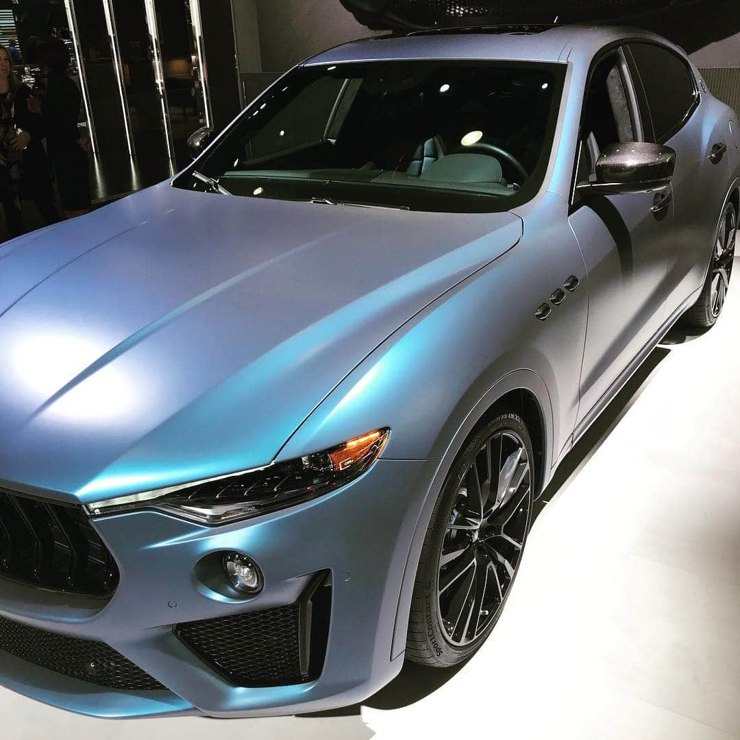 レイ・アレンさんのインスタグラム写真 - (レイ・アレンInstagram)「Today I received the keys to my customized one of one #MaseratiLevante at the New York International Auto Show. Last month i had the incredible opportunity to go to Italy and meet with Maserati and they're design team and what an experience it was. I learned a lot about the process of creating such masterpieces and I met some very skilled and smart people behind the building of these incredible machines. I'm super excited with how the car turned out! Thank you @maserati #ad  #italy #torino #modena #nyias2019 @klausbusse @maseratiusa」4月18日 6時13分 - trayfour