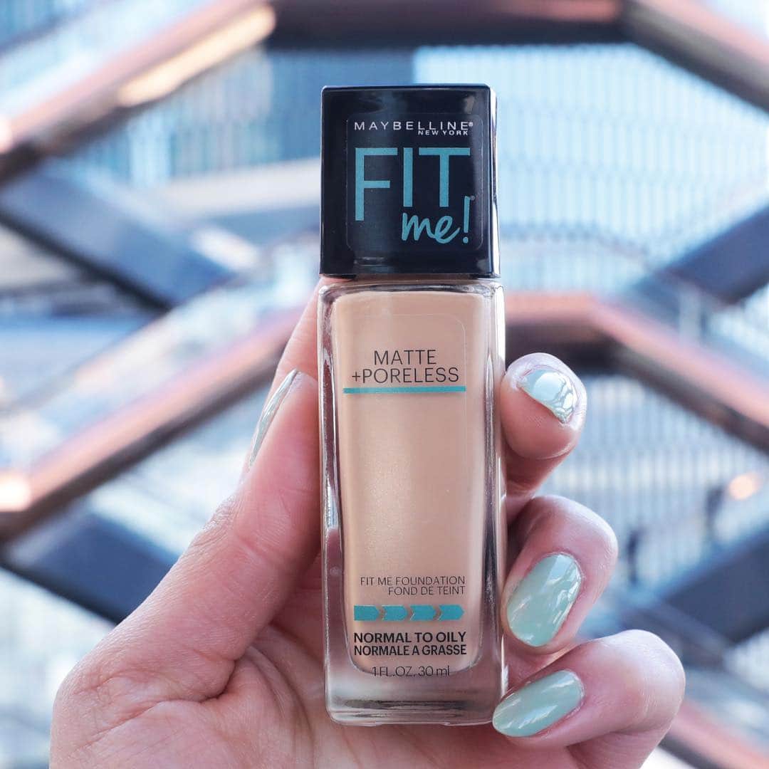 Maybelline New Yorkさんのインスタグラム写真 - (Maybelline New YorkInstagram)「Leave a 🙌🏽 below if #fitmefoundation matte + poreless is part of your makeup routine! Bonus points if you drop your shade 😏」4月18日 6時24分 - maybelline