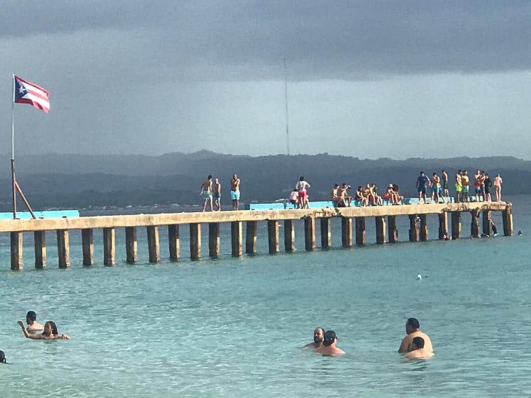 ルイス・ガスマンさんのインスタグラム写真 - (ルイス・ガスマンInstagram)「#Crashboat Puerto Rico...Lo Mejor...take a dive on the wild side!!!! #BoricuaLife」4月18日 6時26分 - loueyfromthehood