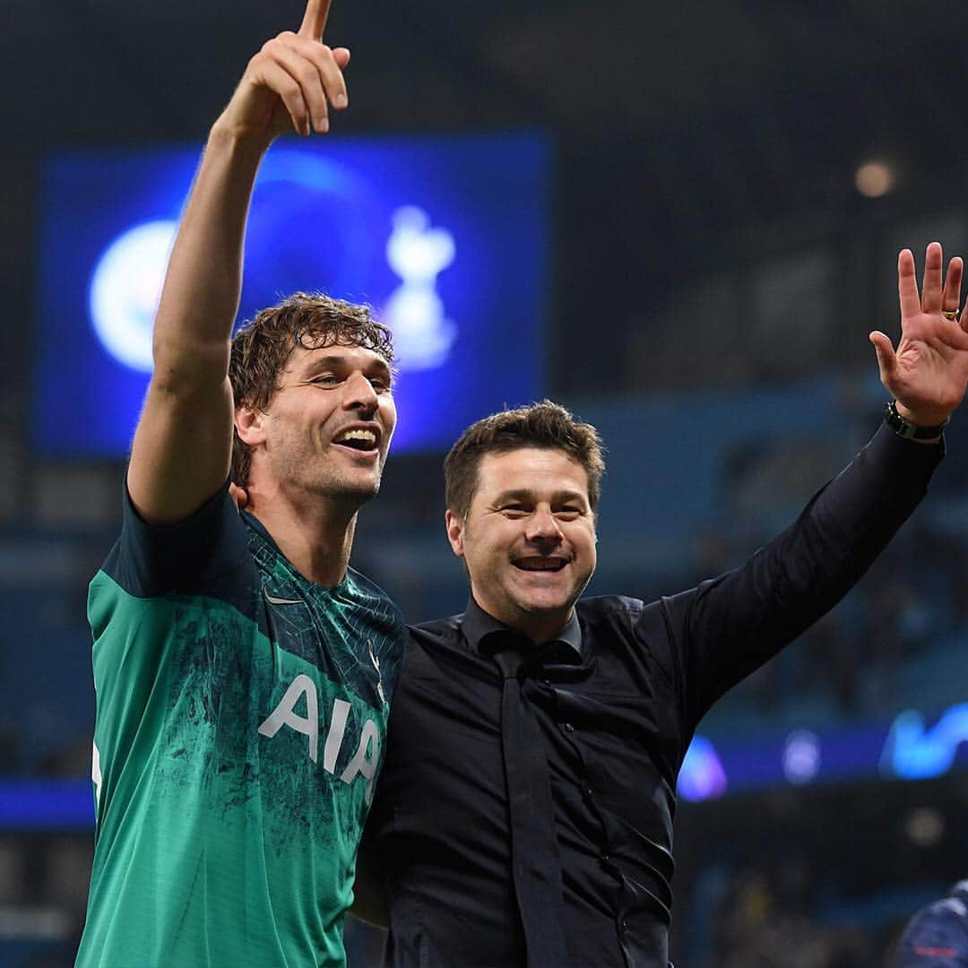 トッテナム・ホットスパーFCさんのインスタグラム写真 - (トッテナム・ホットスパーFCInstagram)「This team. These celebrations. 💙💙💙 #COYS #UCL」4月18日 6時33分 - spursofficial