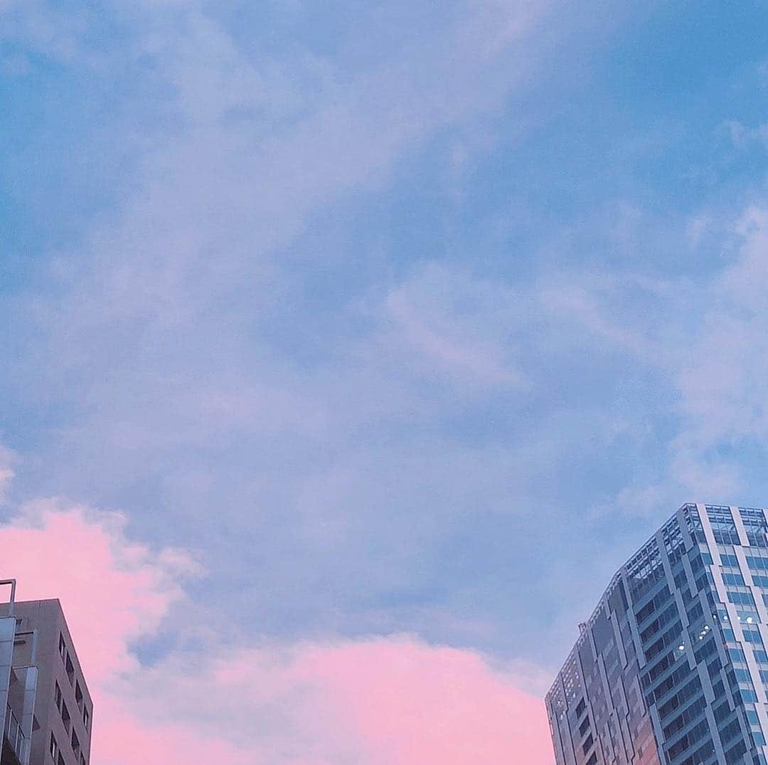 東城陽奏さんのインスタグラム写真 - (東城陽奏Instagram)「前、明け方に見た綺麗な空！☁ #sky#cloud#tokyo#photography #photo#instagood#love#happy#tbt#throwback」4月18日 16時00分 - haruka_tojo_official
