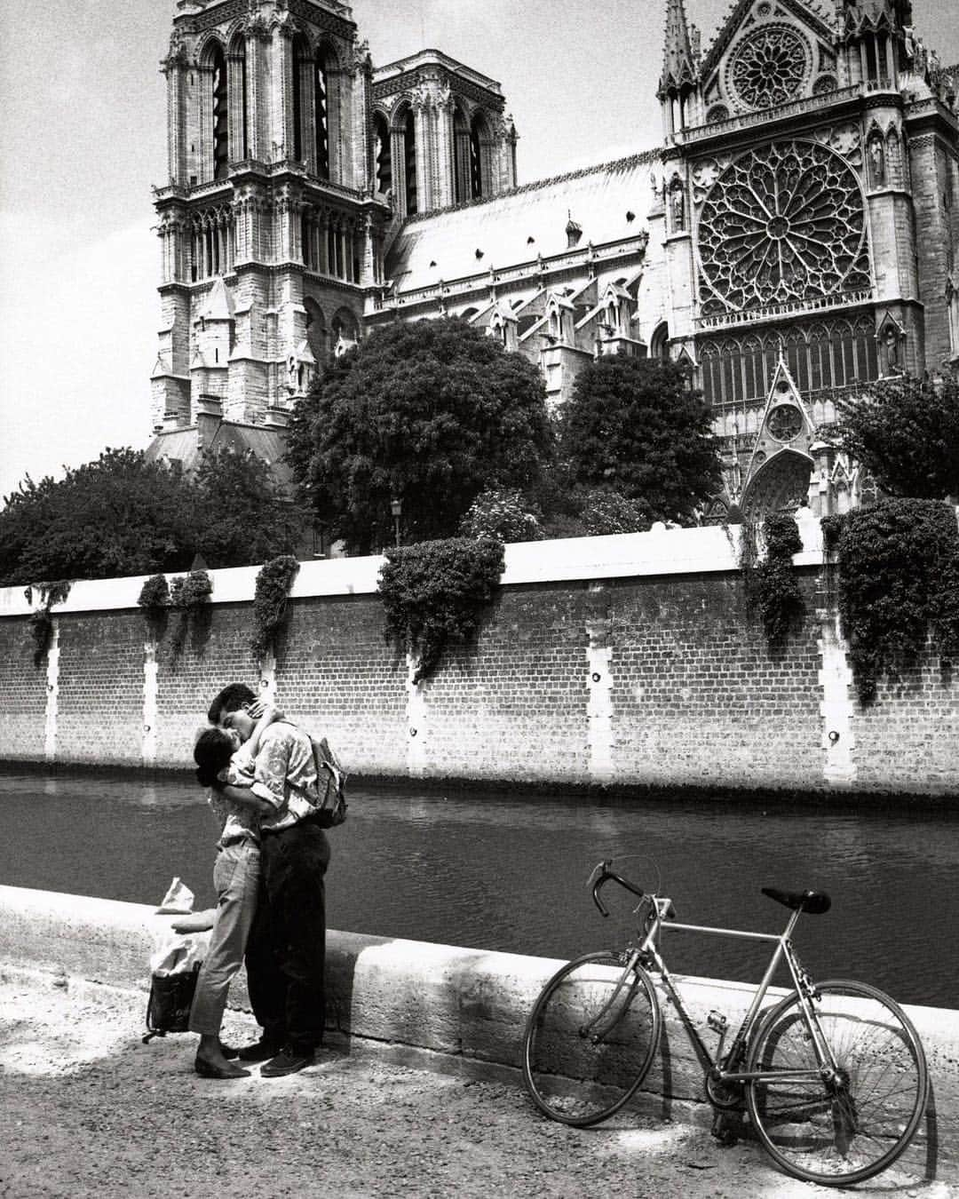 Vogue Australiaさんのインスタグラム写真 - (Vogue AustraliaInstagram)「On the evening of April 15, Notre-Dame de Paris was engulfed by flames and the grandeur of this iconic piece of French history was, in part, lost. As the damage is taken into account, Vogue looks back at the most beautiful vintage images of the cathedral. 📸 Getty Images」4月18日 16時05分 - vogueaustralia