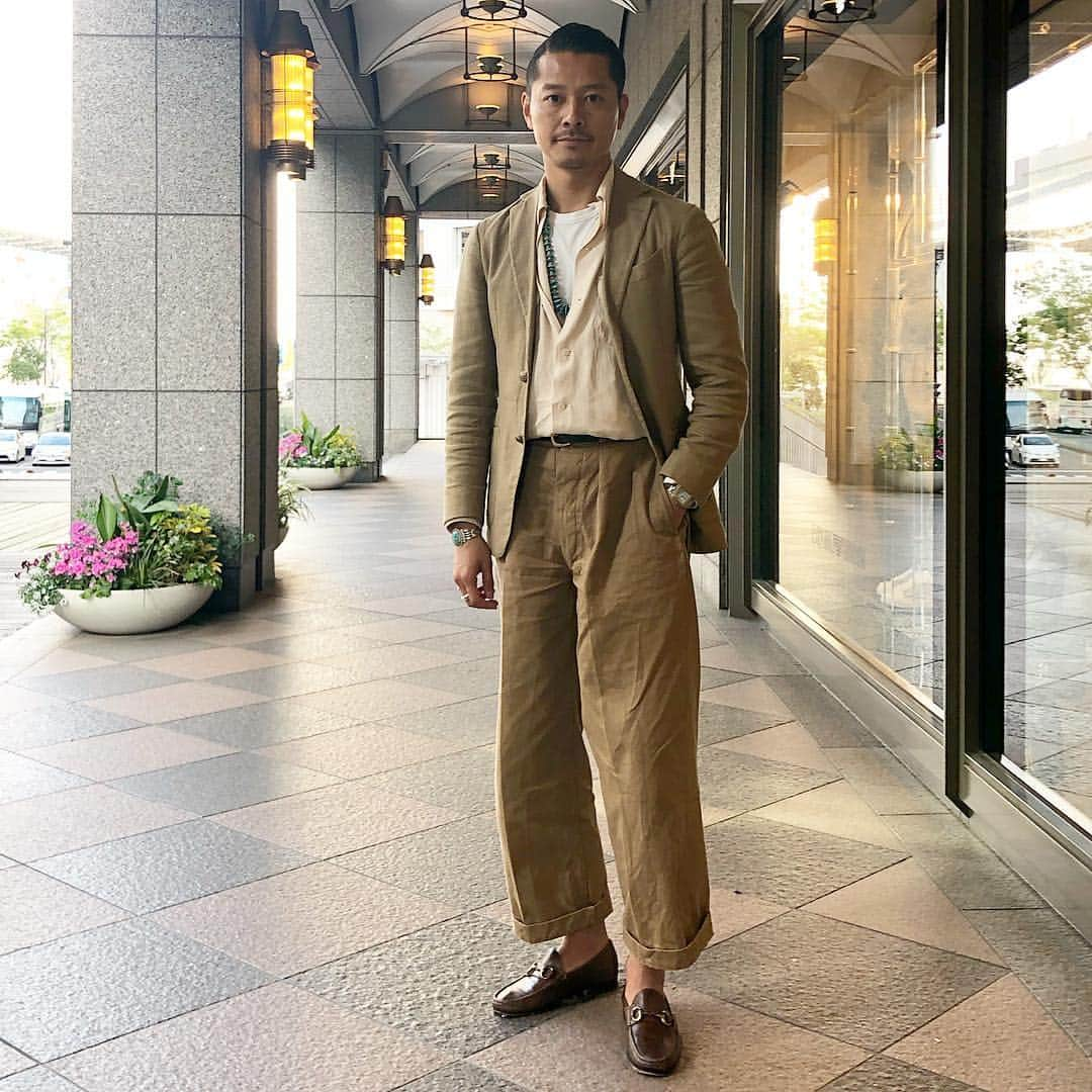 高田朋佳さんのインスタグラム写真 - (高田朋佳Instagram)「“we’re ready for @beams_house_namba to open tomorrow!!...” ———————————————————————— ph: @shuhei_nishiguchi  #fashion #mensfashion #menswear #mnswr #mensstreetstyle #streetstyle #streetfashion #menwithstyle #menwithclass #menwithstreetstyle  #classicstyle #mensclothing #vintage #vintagefashion #vintagestyle #newclassic  #modernclassic」4月18日 16時16分 - tomoyoshi_takada