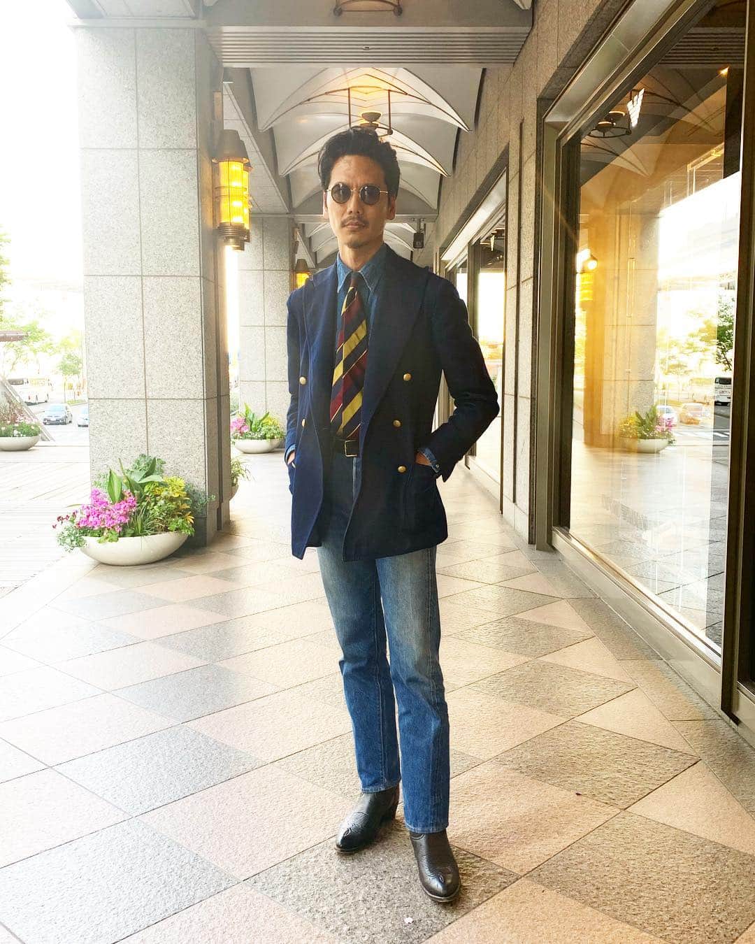 のインスタグラム：「"Western Preppy"in Osaka ・ Ph. @tomoyoshi_takada ・ ・ Tap for Brands ・ #beamsf #levis #levis501 #hermes #stilelatino #menswear #mensstyle #mensstreetstyle #dapper #dappermen #gentleman #vintage #vintagestyle #vintagewear #mensfashion #mensclothing #ootd #outfit」