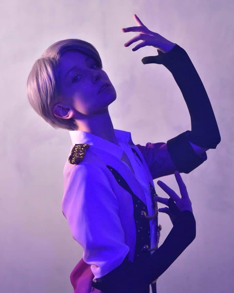 姫沢のインスタグラム：「A cosplay I really want to wear again: Victor Nikiforov ❤️ #victornikiforovcosplay #himezawa #cosplayer #cosplayphotoshoot #yurionoce #yurionicecosplay #viktorkiniforov #ユーリonice #姫沢 #外国人 #ドイツ人」