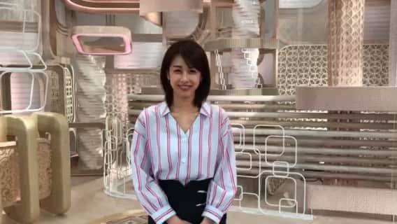 のインスタグラム：「こんにちは！  きょうの「Live News it!」は・・・ ●“命がけの脱北”元兵士が初証言 ●騒然！都心に #ミツバチ の大群飛来 ●結婚30年 #泉ピン子 夫婦円満の秘訣 ●町中華！激うま350円 #ラーメン ● #学力テスト で初 #英語 で 「話す」  などをお伝えします  では「Live News it!」を英語の発音（？）でどうぞ  このあと午後4時50分からぜひご覧ください！  #ライブニュースイット！ #加藤綾子 #風間晋 #木村拓也 #酒井千佳 #海老原優香 #大坂なおみ #藤本美貴 #杉浦太陽 #相川七瀬 #ランドセル #フジテレビ #アナウンサー」