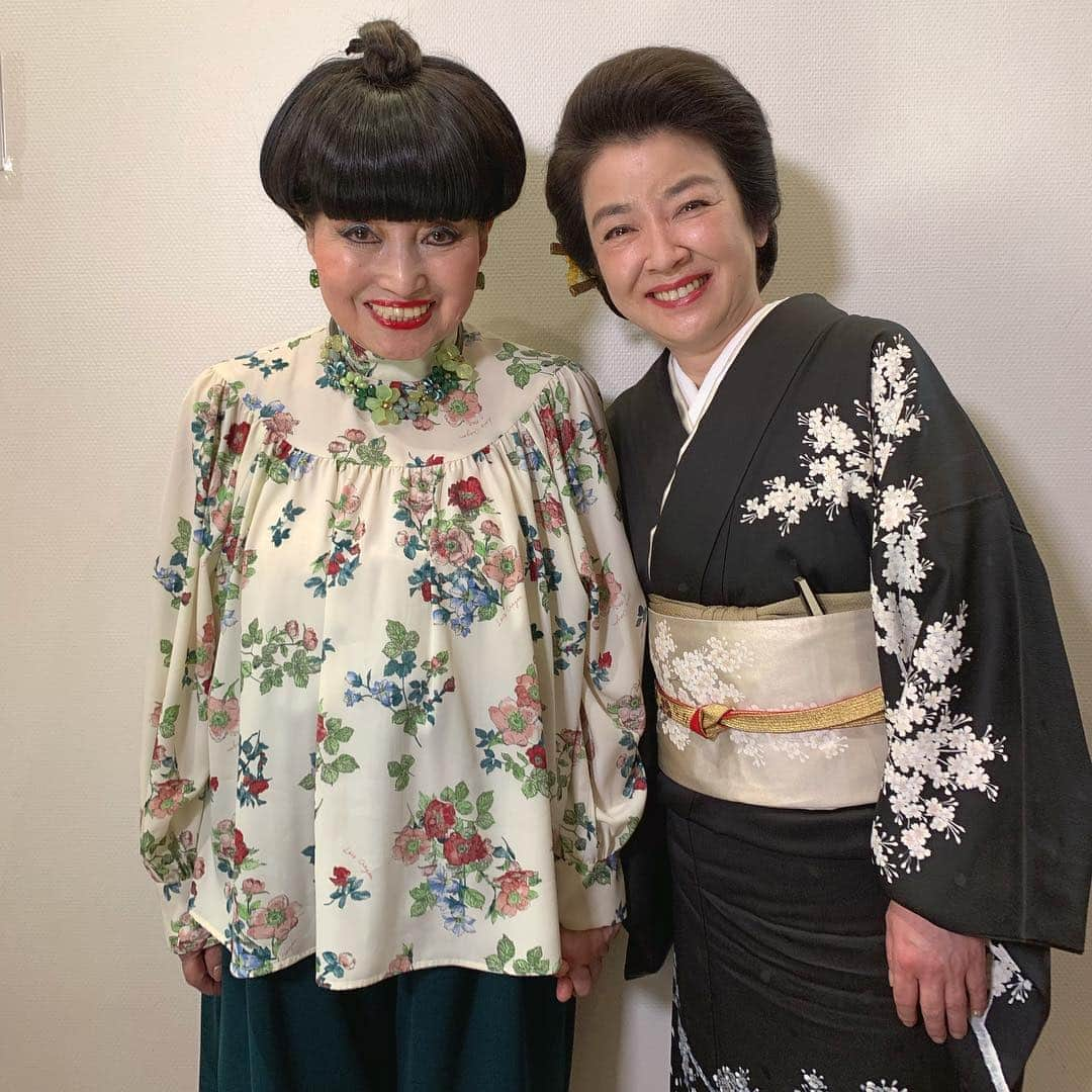 岸本加世子さんのインスタグラム写真 - (岸本加世子Instagram)「明日4/19(金)12時〜テレビ朝日「徹子の部屋」に出演します。 母の形見の着物を着ました。是非ご覧ください🌷 #徹子の部屋 #黒柳徹子 さん #やすらぎの刻」4月18日 16時30分 - kayokokishimoto