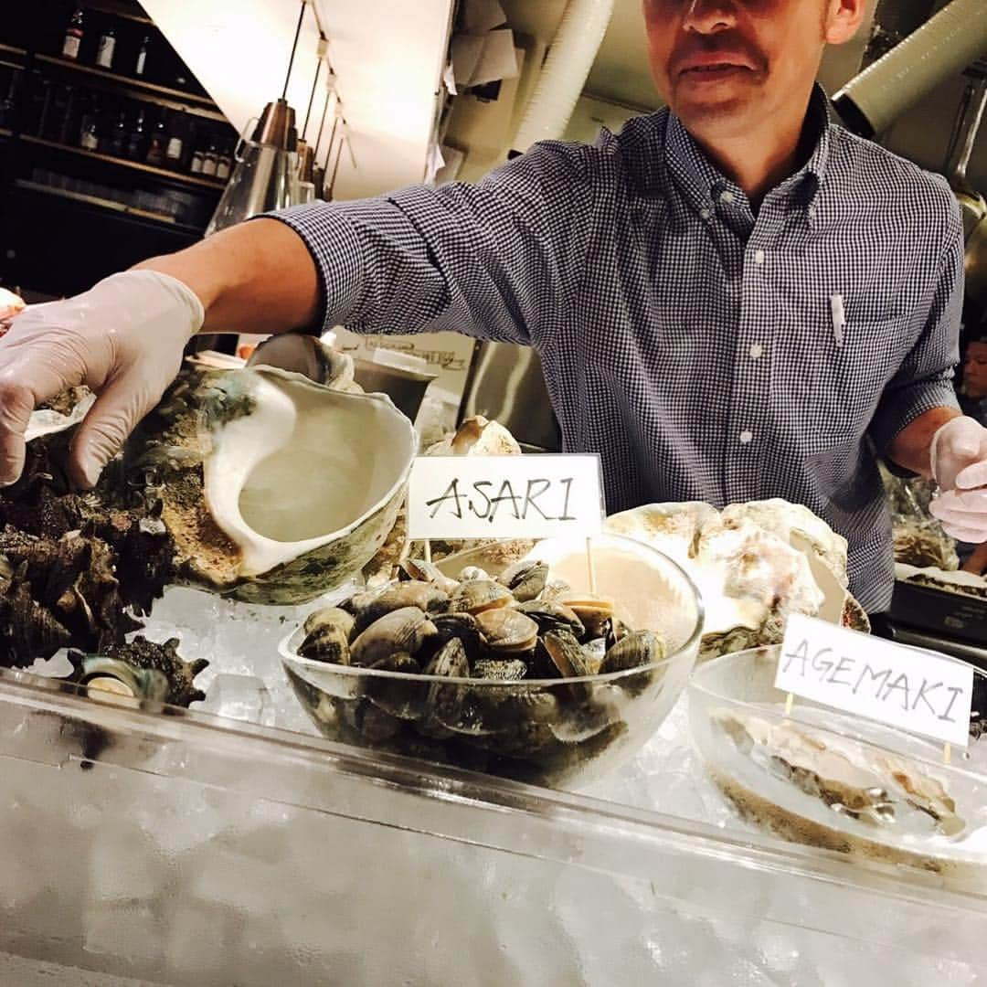 THE VILLAS FUKUOKA（ザ ヴィラズ福岡）のインスタグラム：「. . 魚介のスモーク。 お好みの魚介をお１つからご注文いただけます！ . . #ザヴィラズ福岡  #ヴィラズ福岡  #福岡カフェ #福岡グルメ #天神グルメ #天神ランチ  #大名カフェ #大名グルメ #シーフード #お酒 #ワイン #カクテル #女子会  #女子会ランチ  #お酒好きな人と繋がりたい  #お洒落 #お洒落さんと繋がりたい #結婚式 #ブライダル #二次会 #restaurant  #wedding #COMFORTHOUSE #インザパーク福岡」