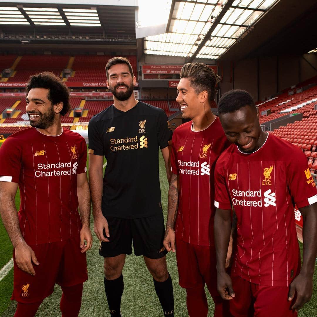 リヴァプールFCさんのインスタグラム写真 - (リヴァプールFCInstagram)「Introducing our 2019/20 @nbfootball home kit. 😍 B E A U T I F U L, @lfcretail ❤ #LiveIt #LFC #LiverpoolFC」4月18日 16時58分 - liverpoolfc