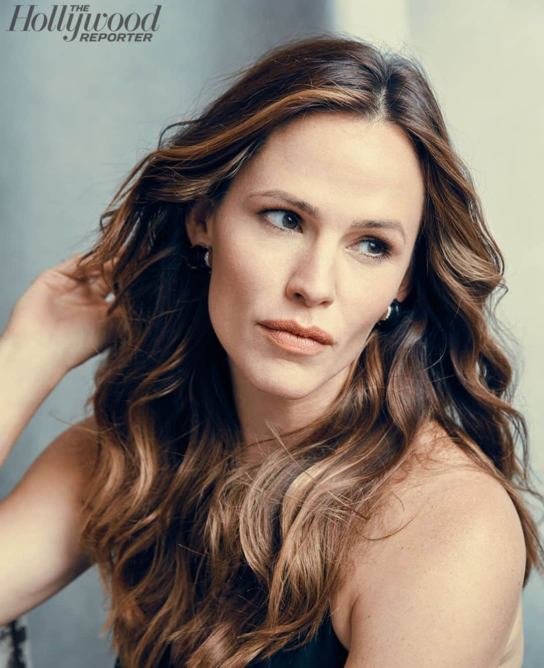 ハリウッド・リポーターさんのインスタグラム写真 - (ハリウッド・リポーターInstagram)「47 and thriving. Wishing a happy birthday to Jennifer Garner! Photo: @austinhargrave」4月18日 9時00分 - hollywoodreporter