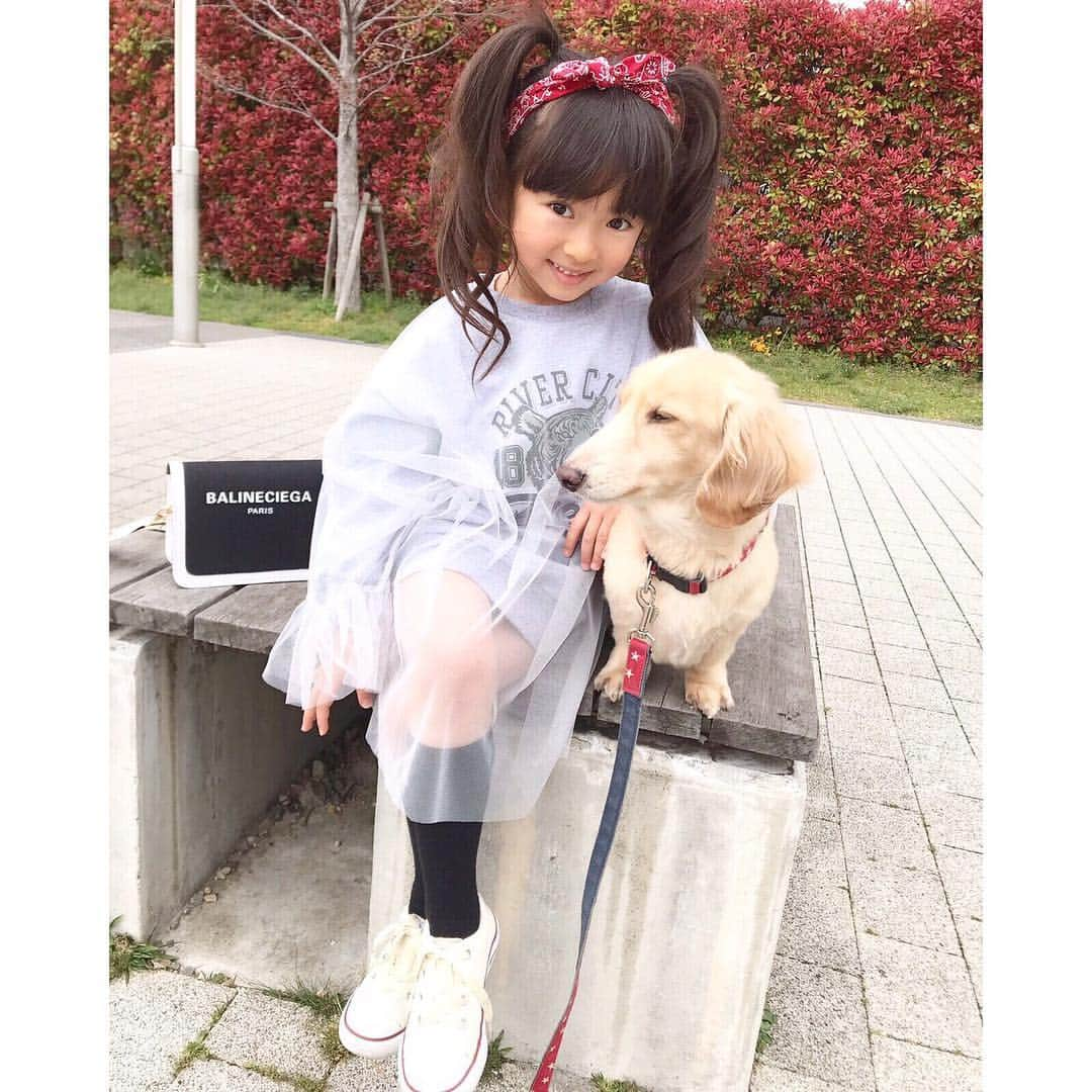 韓国子供服♡smilekids(すまいるきっず) さんのインスタグラム写真 - (韓国子供服♡smilekids(すまいるきっず) Instagram)「* * ☻ご覧頂き有難うございます☻ . . ︎︎︎︎☑︎チュールデザイン タイガープリントトップス 販売中です♡ 色違いホワイトも 販売中です♩ 女の子らしさを引き立ててくれる チュールがとっても可愛いです♡ . . 着回しコーデ沢山出来ます♥ これから暖かくなる春の マストアイテムにして下さい。 . . . ☺︎着画model りりかᒼᑋªⁿ☺︎ ☺︎smilekids専属model☺︎ @asuka0921  身長:102cm 体重:15kg size:120 . ————————————————— . . web shop http://smilekids888.com/で販売しています← —————————————————— ★ゆうちょ振込での購入も可能です★ web shopより、在庫を確認後  商品名、サイズ、カラーをDMにて 連絡頂けると幸いです☺︎ 確認後のお返事になりますので お時間を頂く場合があります。 在庫が少ない場合や再入荷の人気商品は 取り置きが難しい事があります。 ご了承ください🥺 . . —————————————————— ご購入してくださった方へ✉️ @smilekids888 をタグ付けして投稿して頂いた方を ストーリーにて紹介させて頂きます😍  さらに‥抽選で‥ 毎月、５名様にお買い物で使えるクーポンを プレゼント🎁致します☺️ . 1等‥1.000円OFFクーポン(2名様) 2等‥500円OFFクーポン(3名様) . 沢山のタグ付けをお待ちしています😍  __________________ . . . . . . . . ☻webshopには.Instagramプロフより リンクでとべます✈︎✈︎✈︎ . . . . #熊本ママ #山鹿 #webshop #韓国子供服 #格安#お洒落さんと繋がりたい  #熊本 #キッズコーデ #裏起毛#キッズファッション  #ig_kids #kids_japan #親バカ部  #kjp_ootd #今日の服 #kidsfashion #プチプラコーデ  #プチプラファッション #mamagirl #リンクコーデ#ママリ#smilekids #３歳#４歳#５歳#春#新作#ファーデニム」4月18日 9時14分 - smilekids888