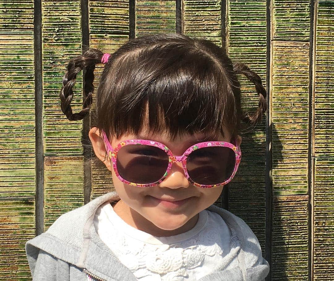 六車奈々さんのインスタグラム写真 - (六車奈々Instagram)「今日は、『赤毛のアン』のダイアナヘアー＾＾ ダイアナよりトップの位置にした方が好き。 せりも、ごきげんさーん。  #3歳 #保育園ヘアアレンジ #保育園ヘア #髪型 #赤毛のアン #ダイアナ」4月18日 9時29分 - nanarokusha