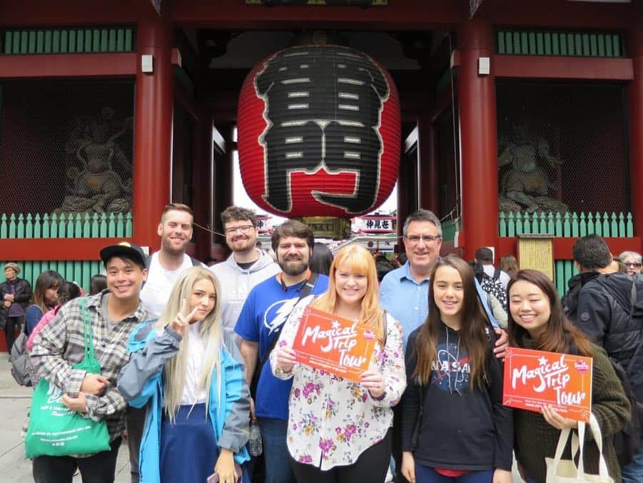 MagicalTripさんのインスタグラム写真 - (MagicalTripInstagram)「Welcome to @Magicaltripcom ⠀⠀ “Travel Deeper with a Local Guide!” ⠀⠀ -------------------------------------------------⠀⠀ This famous temple, Senshoji in Asakusa welcomed so many people from abroad and made them all smile! ⠀ *⠀ Even locals are always amazed by Japanese long history and inherited culture from long time ago.⠀ What about making your visit to Asakusa more educational and the one that you can feel local vibes through the eyes of the locals? ⠀ 📷：Tommy⠀ 📍：#Asakusa⠀ -------------------------------------------------⠀⠀ 【🌀What is #Magicaltrip 🌀】⠀⠀ *⠀⠀ Unique travel experience with local guides in Japan! 🇯🇵🇯🇵⠀⠀ Our locallguides will take you to the local and hidden places in Japan!⠀⠀ *⠀⠀ *⠀⠀ Why don’t you make your special travel experience more unique and unforgettable with us? ⠀⠀ *⠀⠀ 【😎Tour Information😎】⠀⠀ Please check out our unique tours in Japan👇👇⠀⠀ *⠀⠀ *⠀⠀ Bar Hopping tours🍶in Tokyo, Osaka, Kyoto, and #Hiroshima, discovering the local izakaya in Japan! 🍻🍻⠀⠀ *⠀⠀ Food tours are not all about sushi🍣but also Japanese traditional food such as okonomiyaki, oden, sashimi, yakitori 😋😋⠀⠀ *⠀⠀ Cultural-Walking tours🍀in Asakusa, Nakano, Akihabara, Tsukiji, Togoshiginza, Yanaka, Ryogoku, where you can dive into the deep Japanese cultures! 🚶🚶⠀⠀ *⠀⠀ Explore Tokyolife with cycling tour🚴🚵, club-patrol💃, Karaoke night🎤 and sumo tour! 👀👀⠀⠀ *⠀⠀ *⠀⠀ *⠀⠀ ⭐️Book our tours on the link of @Magicaltripcom profile page! ⭐️⠀ ⠀⠀ *⠀⠀ *⠀⠀ #asakusa #tokyotrip #tokyotravel #tokyotour #sensoji #sensojitemple #visittokyo #visitasakusa #asakusatrip #exploreasakusa #japantour #asakusawalk #japanesefood #japanese #travel #asakusajapan #tokyojapan #asakusatokyo #sensojiasakusa #asakusatokyo #triptotokyo #lovetokyo #lovejapan #ilovejapan #japangram #discoverjapan #magicaltrip #magicaltripcom」4月18日 9時37分 - magicaltripcom