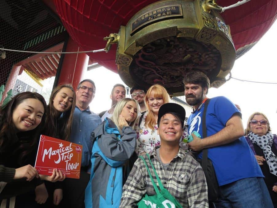 MagicalTripさんのインスタグラム写真 - (MagicalTripInstagram)「Welcome to @Magicaltripcom ⠀⠀ “Travel Deeper with a Local Guide!” ⠀⠀ -------------------------------------------------⠀⠀ This famous temple, Senshoji in Asakusa welcomed so many people from abroad and made them all smile! ⠀ *⠀ Even locals are always amazed by Japanese long history and inherited culture from long time ago.⠀ What about making your visit to Asakusa more educational and the one that you can feel local vibes through the eyes of the locals? ⠀ 📷：Tommy⠀ 📍：#Asakusa⠀ -------------------------------------------------⠀⠀ 【🌀What is #Magicaltrip 🌀】⠀⠀ *⠀⠀ Unique travel experience with local guides in Japan! 🇯🇵🇯🇵⠀⠀ Our locallguides will take you to the local and hidden places in Japan!⠀⠀ *⠀⠀ *⠀⠀ Why don’t you make your special travel experience more unique and unforgettable with us? ⠀⠀ *⠀⠀ 【😎Tour Information😎】⠀⠀ Please check out our unique tours in Japan👇👇⠀⠀ *⠀⠀ *⠀⠀ Bar Hopping tours🍶in Tokyo, Osaka, Kyoto, and #Hiroshima, discovering the local izakaya in Japan! 🍻🍻⠀⠀ *⠀⠀ Food tours are not all about sushi🍣but also Japanese traditional food such as okonomiyaki, oden, sashimi, yakitori 😋😋⠀⠀ *⠀⠀ Cultural-Walking tours🍀in Asakusa, Nakano, Akihabara, Tsukiji, Togoshiginza, Yanaka, Ryogoku, where you can dive into the deep Japanese cultures! 🚶🚶⠀⠀ *⠀⠀ Explore Tokyolife with cycling tour🚴🚵, club-patrol💃, Karaoke night🎤 and sumo tour! 👀👀⠀⠀ *⠀⠀ *⠀⠀ *⠀⠀ ⭐️Book our tours on the link of @Magicaltripcom profile page! ⭐️⠀ ⠀⠀ *⠀⠀ *⠀⠀ #asakusa #tokyotrip #tokyotravel #tokyotour #sensoji #sensojitemple #visittokyo #visitasakusa #asakusatrip #exploreasakusa #japantour #asakusawalk #japanesefood #japanese #travel #asakusajapan #tokyojapan #asakusatokyo #sensojiasakusa #asakusatokyo #triptotokyo #lovetokyo #lovejapan #ilovejapan #japangram #discoverjapan #magicaltrip #magicaltripcom」4月18日 9時37分 - magicaltripcom