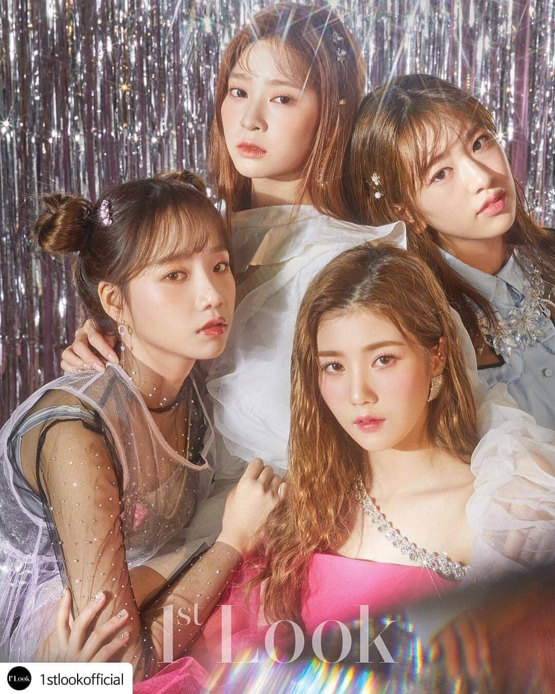 IZ*ONEさんのインスタグラム写真 - (IZ*ONEInstagram)「#Repost @1stlookofficial • • • • • 🚨예쁨주의보🚨 열두 명의 요정들이 하나가 된 순간.✨ 뷰티 브랜드 #컬러그램톡(@colorgramtok_official)의 뮤즈로 변신한 #아이즈원(@official_izone)을 퍼스트룩이 포착했어요.⭐️ 러블리한 #앙즈 들의 모습 정말 사랑스럽죠?❤️ 끝이 아니에요. 움직이는 열 두명의 아이즈원의 파워영롱한 패션필름도 내일 공개됩니다.🎉 Beauty brand #ColorgramTOK picked #Izwon as its first muse. Check out the pictorial with the 1st Look magazine. . 📝Ahn Saerom . 📷Shin Sunhye 💃Cho Yoonjoo, Hong Hari 💇Jimoon, Yonghan(ALUU) Yoosung, Boram, Bomi(OUIOUI) 💄Seungyeon, Haemin(ALUU) . 🛋Choi Seoyoon(Darak) #퍼스트룩 #colorgram #KPOP #Colorgramtok #oliveyoung #올리브영 #kbeauty #化妆品 #カラーグラム#韓国コスメ #아이즈원츄 #위즈원 #HEARTIZ #IZONE #アイズワン #kpop_inspired_beauty #touch_of_kpop」4月18日 9時46分 - official_izone