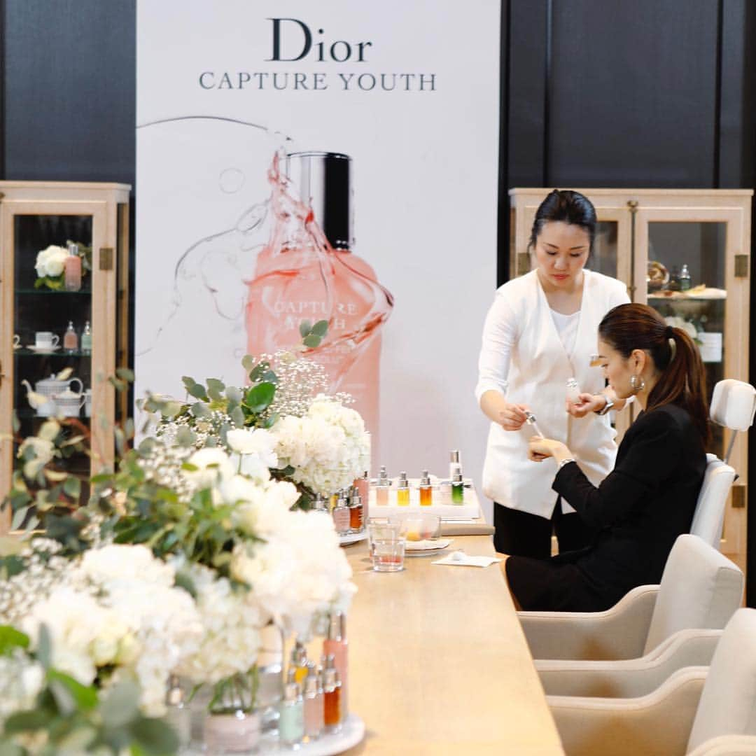 葛岡碧さんのインスタグラム写真 - (葛岡碧Instagram)「Dior Capture Youthから新しく 化粧水が出ました♪ ・ ・ 抗酸化作用のあるパパイヤ酵素が配合されているので、さらっとしているのに、しっとり潤う✨ これから使うのが楽しみ♪♪ ・ ・ #カプチュールユース #captureyouth @diorskincare #葛岡碧」4月18日 10時19分 - midori_kuzuoka