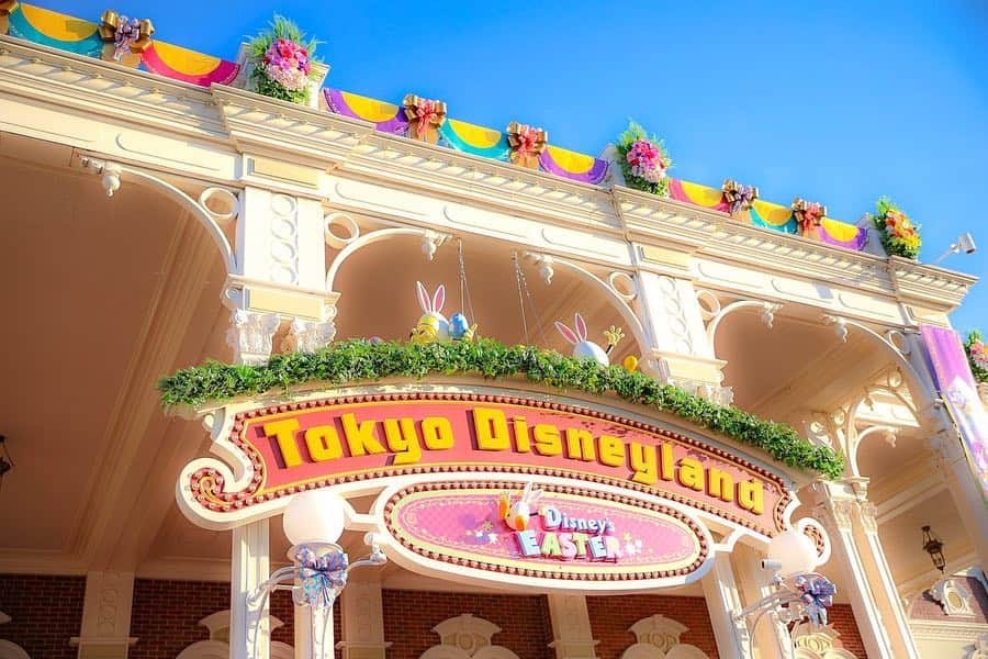 朝風れいさんのインスタグラム写真 - (朝風れいInstagram)「36周年を迎えたばかりの Tokyo Disneyland‪‪ 。☆°♡‧˚₊*̥ ・ ・ おととい行ってきました！ ・ ・ 何度足を運んでも、ドキドキやワクワクが小さくなる事はなくて… ・ 36周年の一年間も、宜しくお願いします*ˊᵕˋ* ・ ・ ・ #36周年 #36th #ディズニーイースター #イースター#disneyseaster #easter #tdr #tdl #disneyland #disney #land #東京ディズニーランド #ilovedisney #disneygram#disneyinsta #canon #eos5dmarkiv #eos5dmark4  #ディズニーカメラ隊 ・ ・ #カメラの設定 #オート #やめた！ #マニュアル使うようになりました #小さな #成長 😂」4月18日 10時34分 - rei.wd