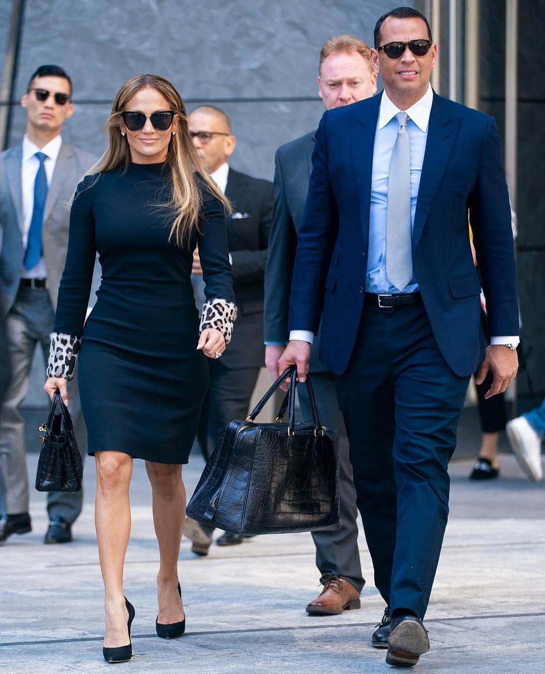 Just Jaredさんのインスタグラム写真 - (Just JaredInstagram)「@jlo and fiancé @arod keep it classy while taking care of business in the Big Apple! They shared a kiss before she headed to film @hustlersmovie. More pics at JustJared.com #JenniferLopez #AlexRodriguez Photos: Splash」4月18日 10時43分 - justjared