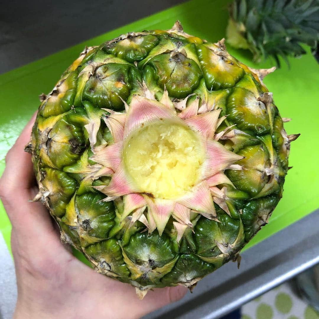 馬渕史香のインスタグラム：「これもなんかかわいい . #パイナップル #🍍 #pineapple  #フルーツ #fruits  #あしざわ家 #主婦」