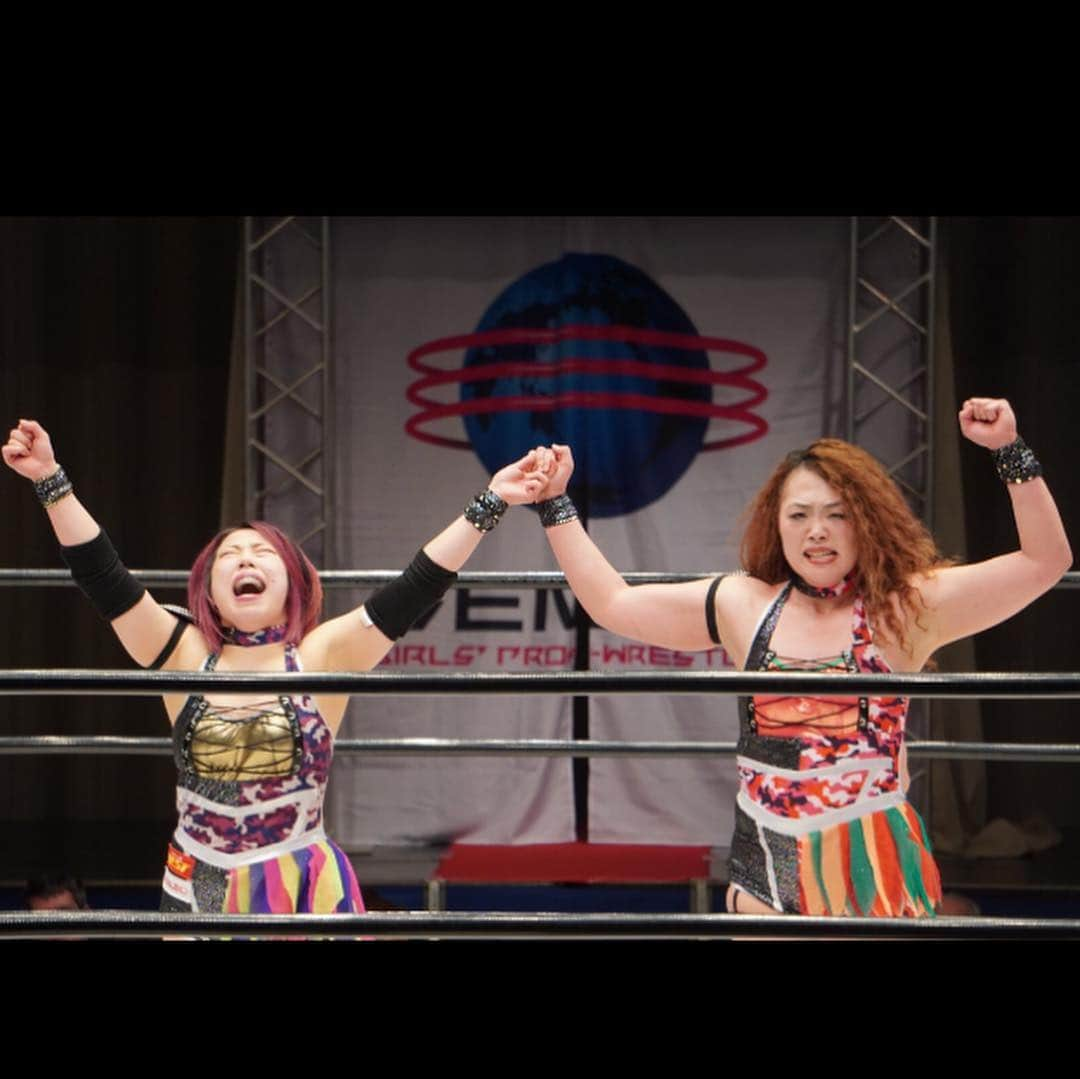 DASH・チサコさんのインスタグラム写真 - (DASH・チサコInstagram)「2019.4.16 korakuenhall @kellywrestling & @shidahikaru VS @dashchisako & @hiroyo.destroy.matsumoto  It was a great fight! Thank you!! @yumiiii125 @napp0nx_x_x  #仙女 #令和アルテマパワーズ」4月18日 11時05分 - dashchisako