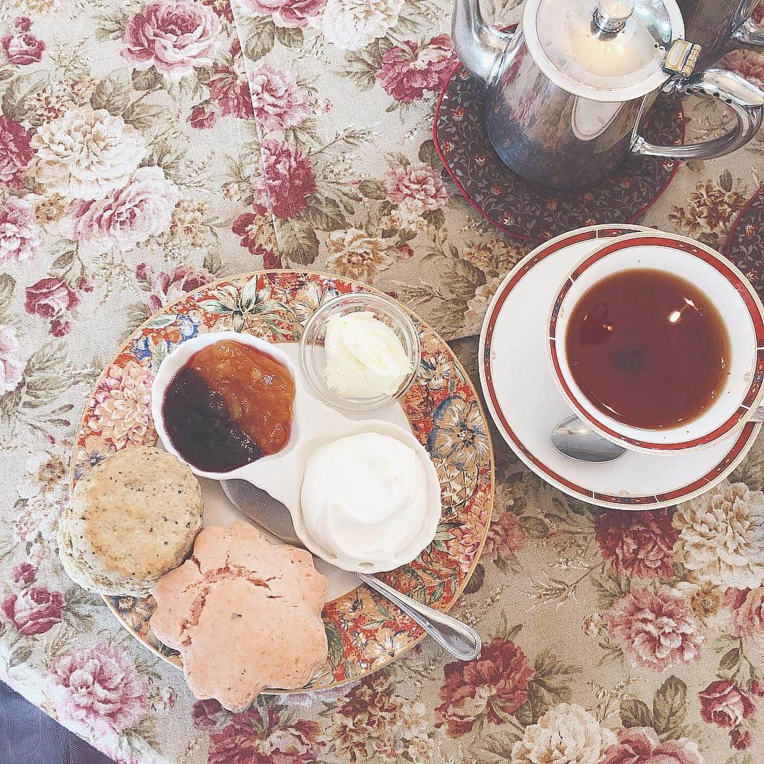 藤川沙弥さんのインスタグラム写真 - (藤川沙弥Instagram)「good morning☀︎ 季節限定の桜のスコーン🌸 美味しかった💕 友達に🎁用にも買って帰りました🛍」4月18日 11時38分 - s_a_y_a_p_i