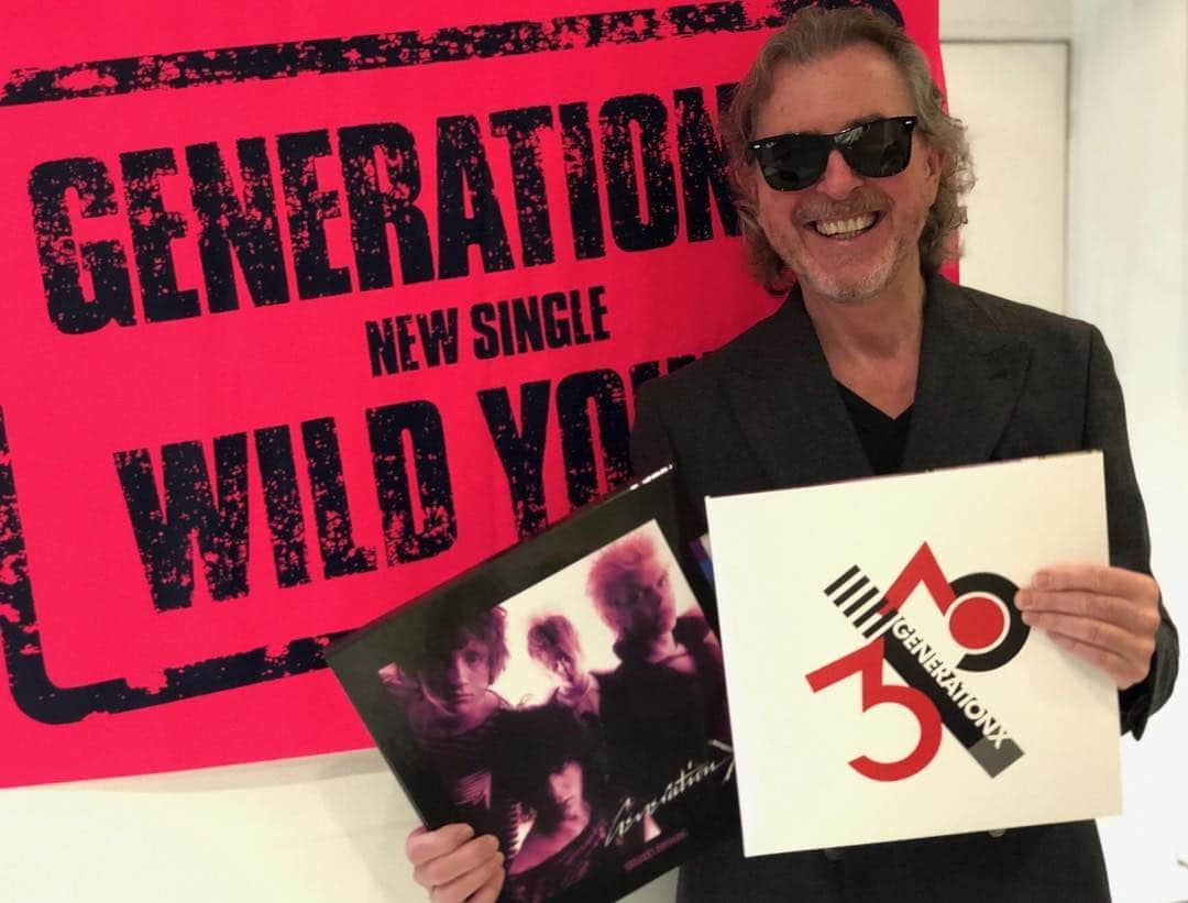 ビリー・アイドルさんのインスタグラム写真 - (ビリー・アイドルInstagram)「@tonyjamesworld with rerelease 1st #generationx album in his hands out 4/26/19. Great new remastered luxury artwork package of the first #GenerationX album released 26 April.  3 LP vinyl set and 2CD, extra rare tracks and mixes...@generationx_official  @BillyIdol -BFI」4月18日 11時39分 - billyidol