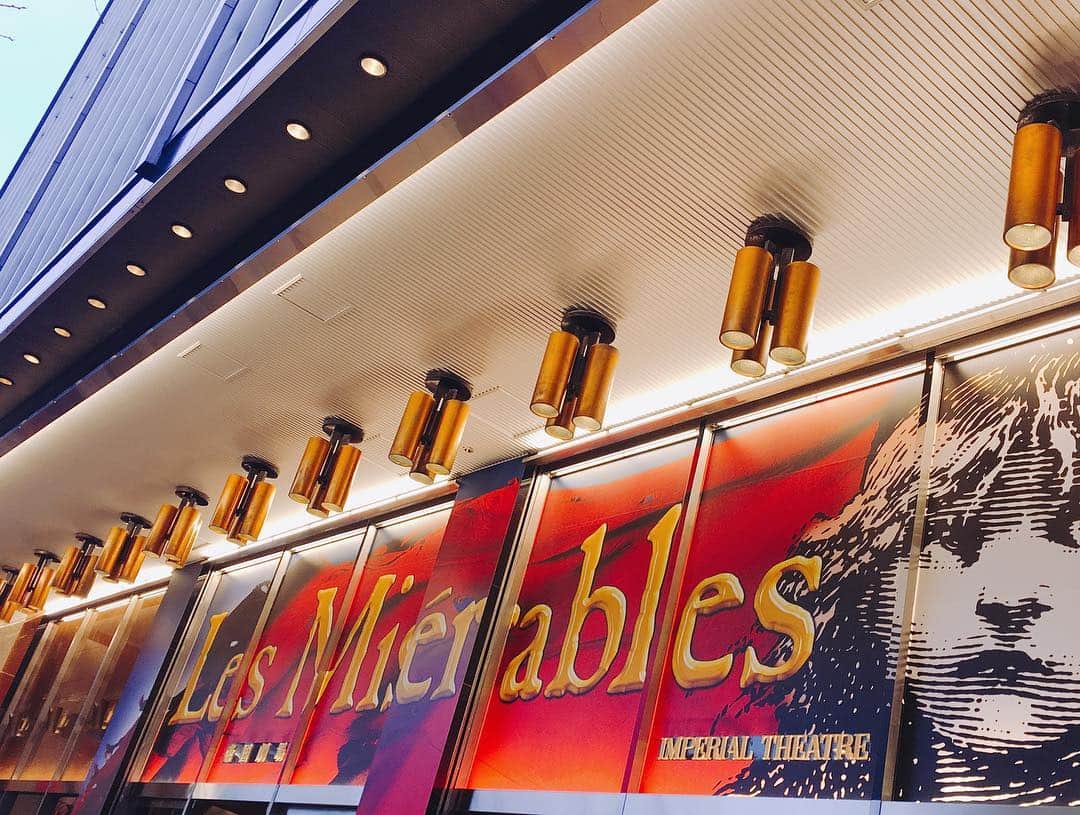 有地佐哉香さんのインスタグラム写真 - (有地佐哉香Instagram)「昨夜は @nakamura.moeko ちゃんご出演！ Les Misérables プレビュー公演を観劇。 帝国劇場に萌ちゃんの歌声が響いた瞬間、鳥肌が立ちました。 こんな大きな舞台で夢を叶えて本当に凄いなぁ。  そして 何度観ても心が震える、素敵な作品。  #LesMisérables #レミゼラブル #プレビュー公演 #帝国劇場 #中村萌子」4月18日 11時52分 - arichi_sayaka