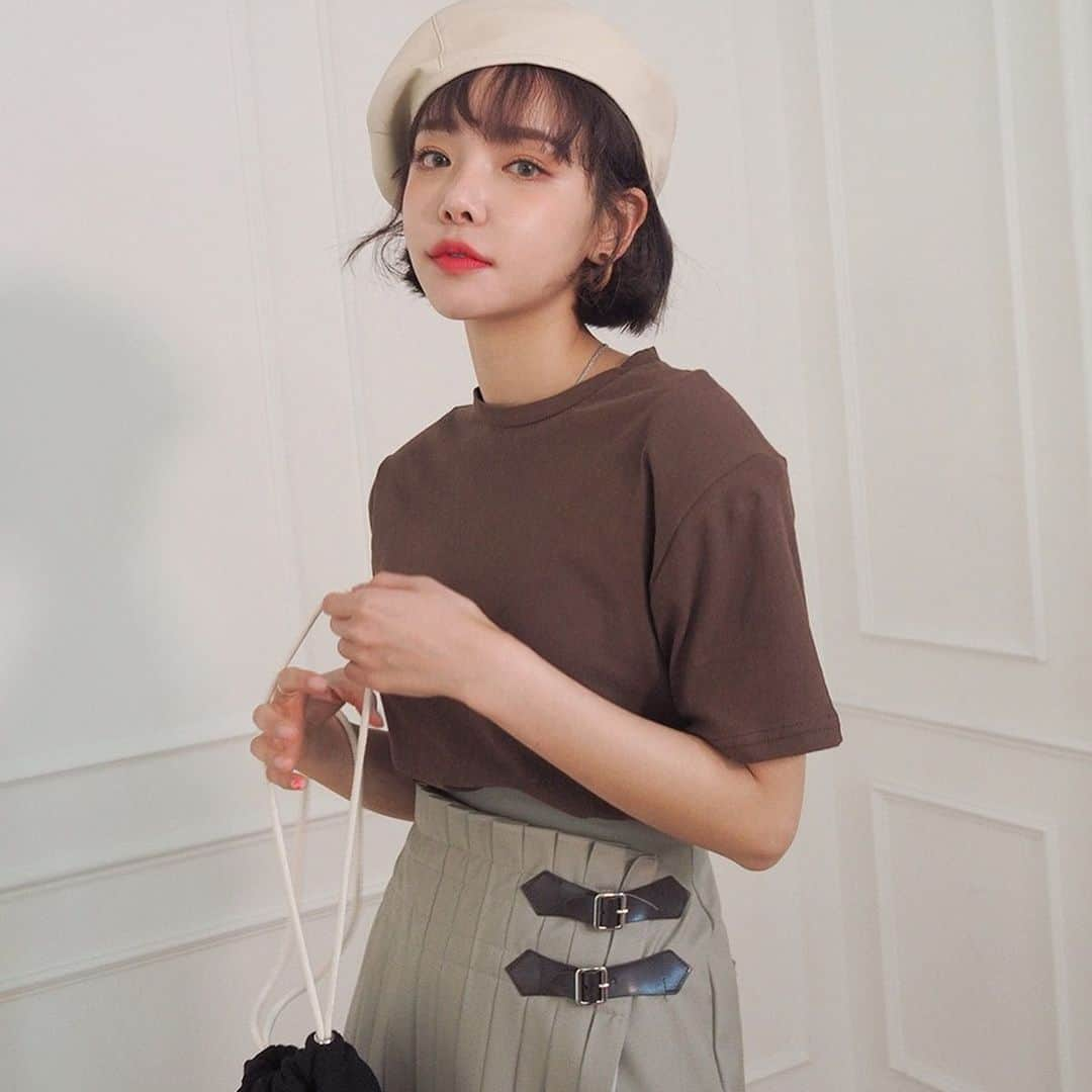 Official STYLENANDAさんのインスタグラム写真 - (Official STYLENANDAInstagram)「#newarrivals 난다 신상 업데이트! 신상 8% 할인중이에요 🧡 www.stylenanda.com #stylenanda」4月18日 11時52分 - houseof3ce