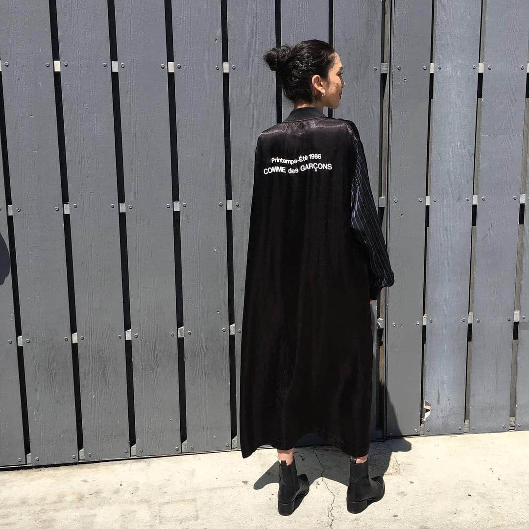 2nd STREET USAさんのインスタグラム写真 - (2nd STREET USAInstagram)「New Arrivals At Our Costa Mesa Location!  Comme des Garcons Floor Length Satin Jacket $799 Size:L ✖️✖️✖️✖️✖️✖️✖️✖️✖️✖️✖️✖️✖️✖️✖️✖️✖️ #2ndstreet #2ndstreetusa #2ndstreetvintage #pasadena #melrose #costamesa #melrosestyle #vintage #losangeles #fairfax #labrea #streetstyle #newarrival #newarrivals #secondhand #japan #japanesestyle #ootd #colorful #fashion #fun #instalove #style #art #love #currentlywearing #styleinspo #spring #commedesgarcons」4月18日 11時59分 - 2ndstreetusa