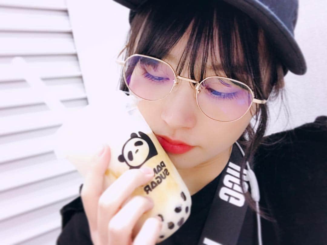根岸愛のインスタグラム：「こないだ飲んだ PANDA SUGAR🐼 ミルク感が良かった🥛 タピオカ屋あふれてるよね みんなのオススメは？🥳 #tapioca #pandasugar #タピオカ #タピ活」