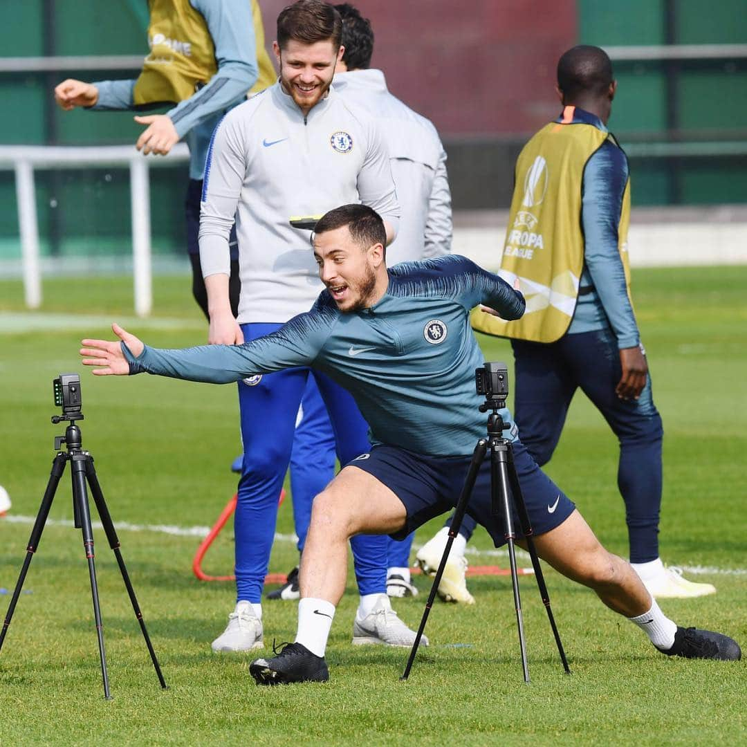 エデン・アザールさんのインスタグラム写真 - (エデン・アザールInstagram)「Training ✅⚽💪🏼 It's match day #CFC  Entraînement ✅ Jour de match 💪🏼 #chelseafc」4月18日 17時41分 - hazardeden_10