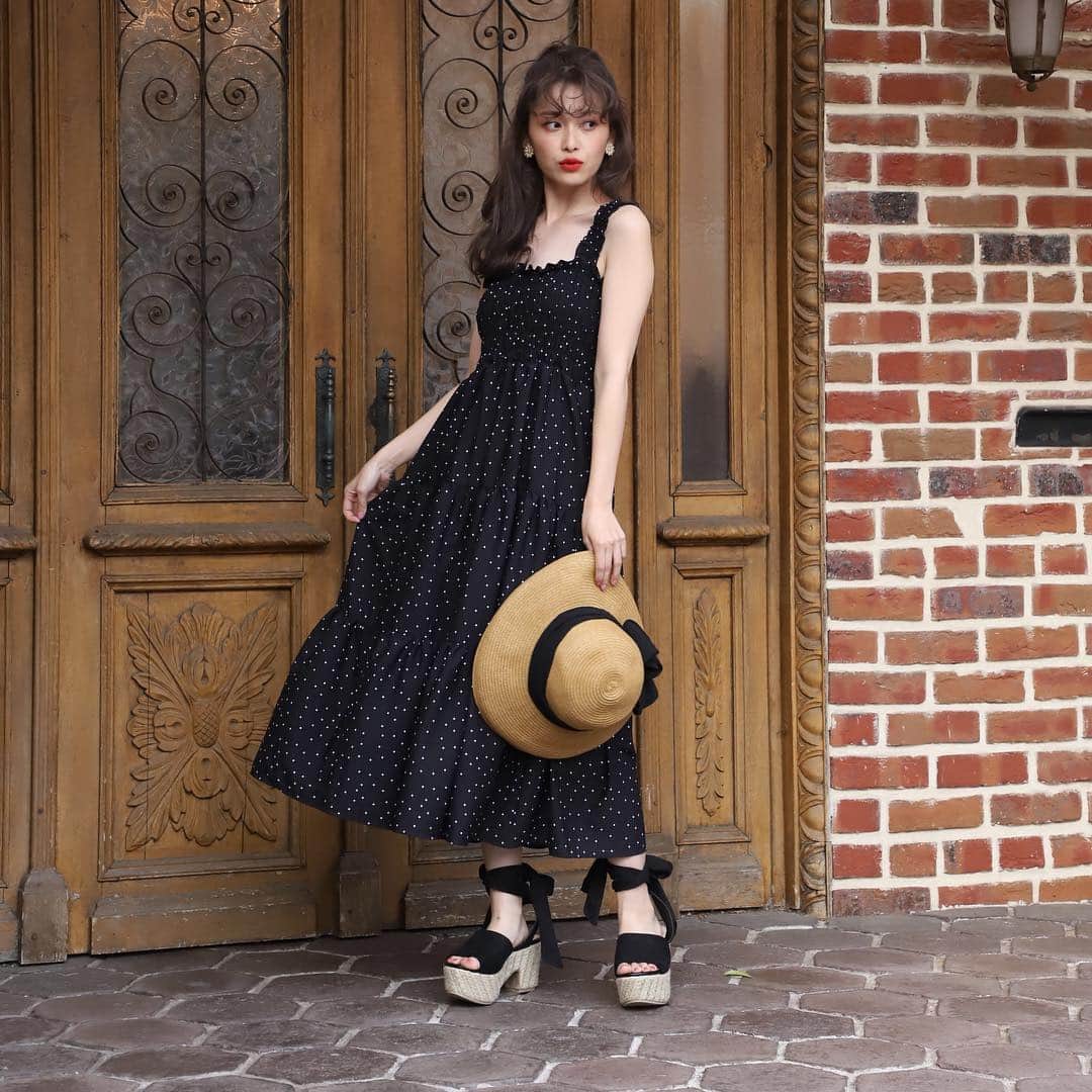 one after another NICECLAUPさんのインスタグラム写真 - (one after another NICECLAUPInstagram)「ㅤㅤㅤㅤㅤㅤㅤㅤㅤㅤㅤㅤㅤ  ㅤㅤㅤㅤㅤㅤㅤㅤㅤㅤㅤㅤㅤ 【 white&black Dress collection 】 ㅤㅤㅤㅤㅤㅤㅤㅤㅤㅤㅤㅤㅤ ㅤㅤㅤㅤㅤㅤㅤㅤㅤㅤㅤㅤㅤ 【店頭・WEB  STOREで受注会開催中❤︎】 little black Dress  ㅤㅤㅤㅤㅤㅤㅤㅤㅤㅤㅤㅤㅤ  細は﻿﻿﻿﻿﻿ 公式通販サイトにて公開☺︎﻿﻿﻿﻿﻿﻿﻿ ㅤㅤㅤㅤㅤㅤㅤㅤㅤㅤㅤㅤㅤ﻿﻿﻿﻿﻿﻿﻿﻿﻿ ﻿﻿﻿﻿﻿﻿﻿﻿﻿﻿﻿﻿﻿﻿ ㅤㅤㅤㅤㅤㅤㅤㅤㅤㅤㅤㅤㅤ﻿﻿﻿﻿﻿﻿﻿﻿﻿﻿﻿ プロフィール欄のURLから❤︎﻿﻿﻿﻿﻿﻿﻿﻿﻿﻿﻿﻿﻿﻿﻿﻿﻿﻿﻿ @niceclaup_official_﻿﻿﻿﻿﻿﻿﻿﻿﻿﻿﻿﻿﻿ ㅤㅤㅤㅤㅤㅤㅤㅤㅤㅤㅤㅤㅤ﻿﻿﻿﻿﻿﻿﻿﻿﻿﻿﻿﻿﻿ ﻿﻿ㅤㅤㅤㅤㅤㅤㅤㅤㅤㅤㅤㅤㅤ﻿﻿﻿﻿﻿﻿﻿﻿﻿﻿﻿ ﻿﻿﻿﻿﻿﻿﻿﻿﻿﻿﻿ #niceclaup #niceclaup_ootd #niceclaup_2019ss #ootd #2019ss #fashion ﻿#ONEPIECE #ワンピース #ナイスクラップのpremiumorder  ㅤㅤㅤㅤㅤㅤㅤㅤㅤㅤㅤㅤㅤ」4月18日 12時17分 - niceclaup_official_
