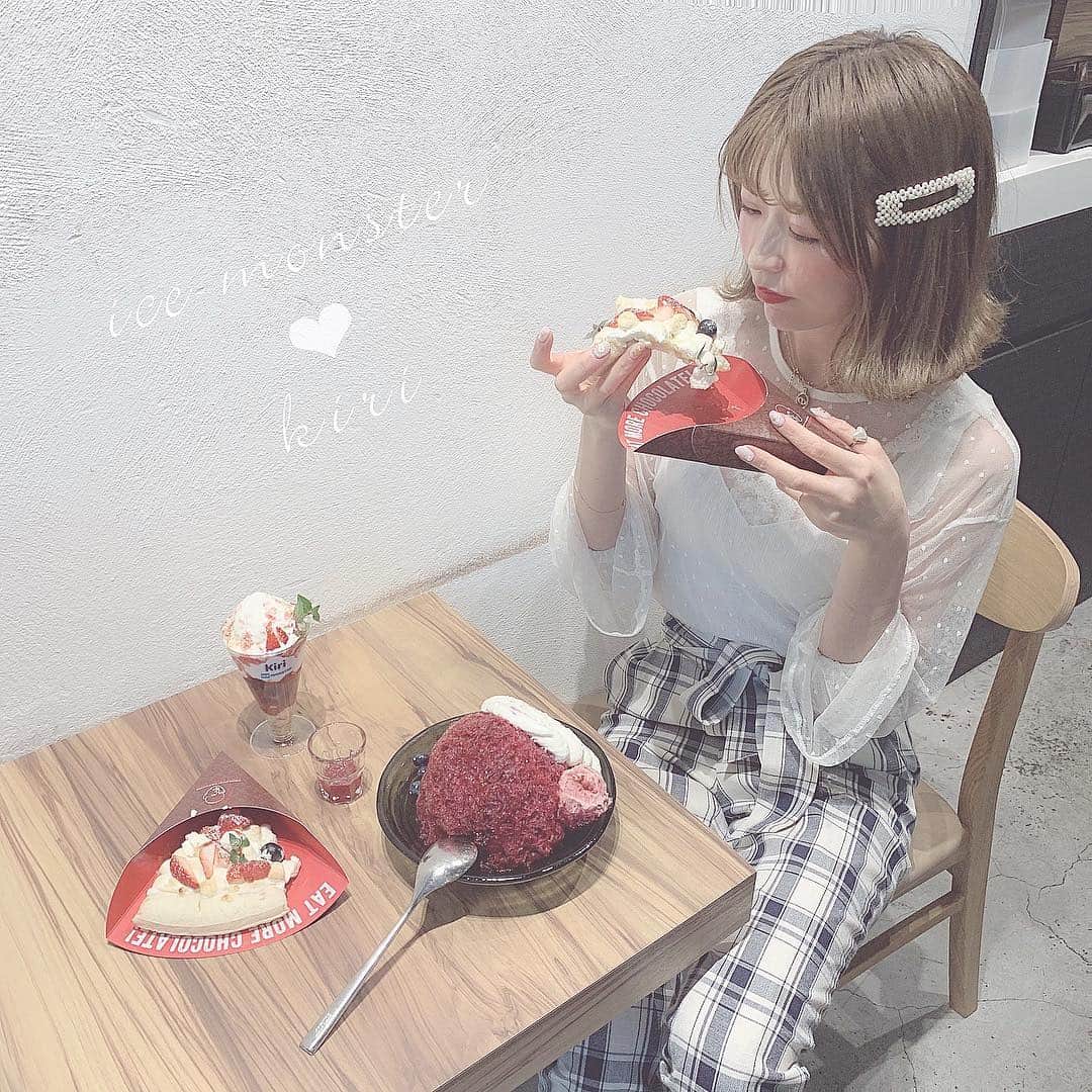 ひこ乃さんのインスタグラム写真 - (ひこ乃Instagram)「🍨×🧀=💗⠀ ⠀ 4/23から始まるICE MONSTERとKiriの コラボスイーツ❤︎ 一足お先にいただきましたっ𓍯 かき氷とチーズ？！と思ったけど、 これがすっごく美味しい！😭 チーズ大好きだから夢のコラボすぎてたし 味も濃厚で食べた方がいい一品𓁉⠀ ⠀ 🍧ブルーベリークリームチーズかき氷 ¥1,330 🍨ストロベリークリームチーズソフトクリーム ¥680⠀ ⠀ #icemonster#kiri#renaikeikaku#キリコレ2019#表参道」4月18日 12時41分 - hikono0909