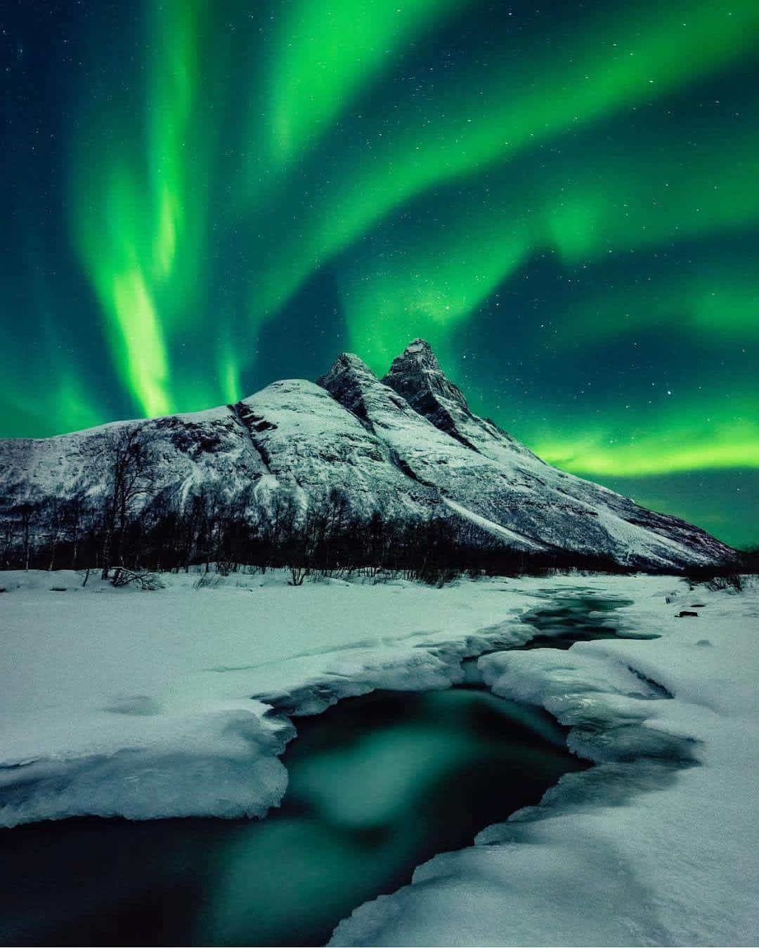 Wonderful Placesさんのインスタグラム写真 - (Wonderful PlacesInstagram)「Northern lights in Norway ✨💚💚💚✨ . Pictures by ✨✨@dkphotographyau✨✨ #wonderful_places for a feature 💚」4月18日 12時41分 - wonderful_places