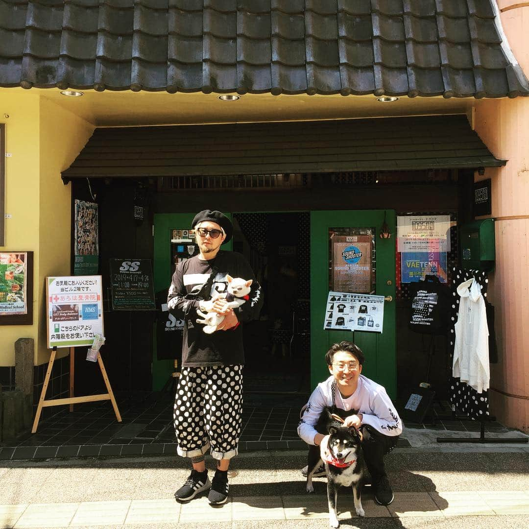 橋本塁さんのインスタグラム写真 - (橋本塁Instagram)「【サウシュー仙台写真展2日目！】 19時までオープン！新たにオープンしたギャラリー「1095間（トクコマ)」(青葉区本町2-5-20 青蓑ビル１F)(江陽グランドホテル右脇入って直進左側)にて！僕は最後までお待ちしてます！買い物がてらや学校仕事終わりにて皆さんのお越しをお待ちしております！  #サウシュー #仙台 #本町 #かに政宗隣 #oneokrock #ワンオク #oor #ストレイテナー #nothingscarvedinstone  #androp #thebackhorn #9mmparabellumbullet #thebandapart #dopingpanda #hawaiian6  #thebawdies #ツキ #ren  #soundshooter  #写真展 #photoexhibition #livephoto #landscapephotography #sendai #シークレットは金曜」4月18日 12時48分 - ruihashimoto