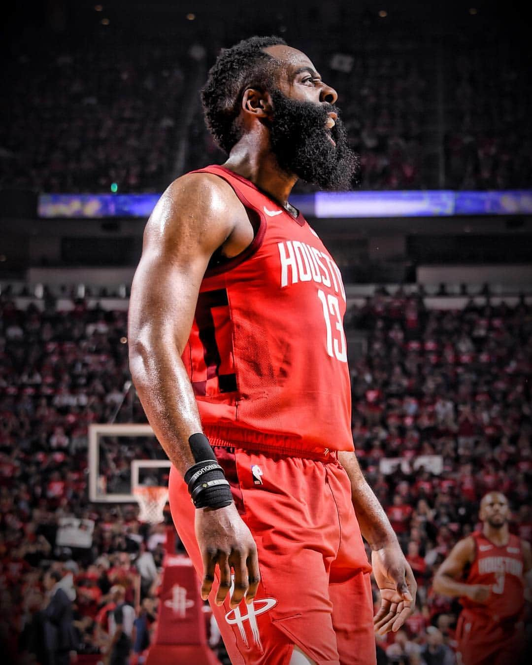 NBAさんのインスタグラム写真 - (NBAInstagram)「@jharden13 secures his 3rd career #NBAPlayoffs triple-double with 32p/13r/10a for the @houstonrockets! #TripleDoubleAlert」4月18日 12時52分 - nba