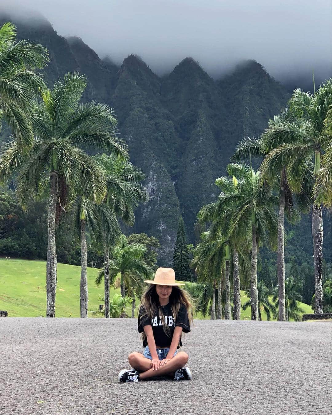 Mihoさんのインスタグラム写真 - (MihoInstagram)「spiritual place💫 #march16mhawaii #hawaii #oahu #hilife #hawaiilife」4月18日 12時53分 - march16m