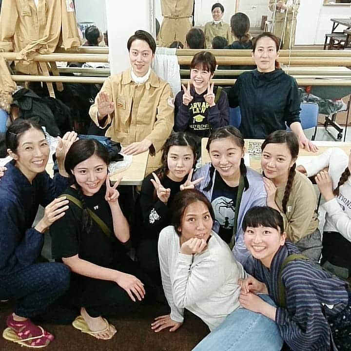 大林素子さんのインスタグラム写真 - (大林素子Instagram)「はんにゃの金田君がお稽古参加 素敵だよっ #舞台マザー」4月18日 13時16分 - m.oobayashi