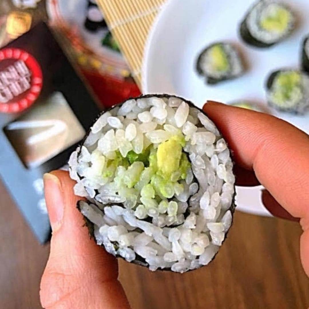 YAMAMOTOYAMA Foundedさんのインスタグラム写真 - (YAMAMOTOYAMA FoundedInstagram)「We’ll have what @gluten_free_mom is rolling up! Tap the link in bio to view all of our Nori selection, as well as recipe ideas that can inspire any home chef. #Yamamotoyama」4月18日 14時03分 - yamamotoyama_usa